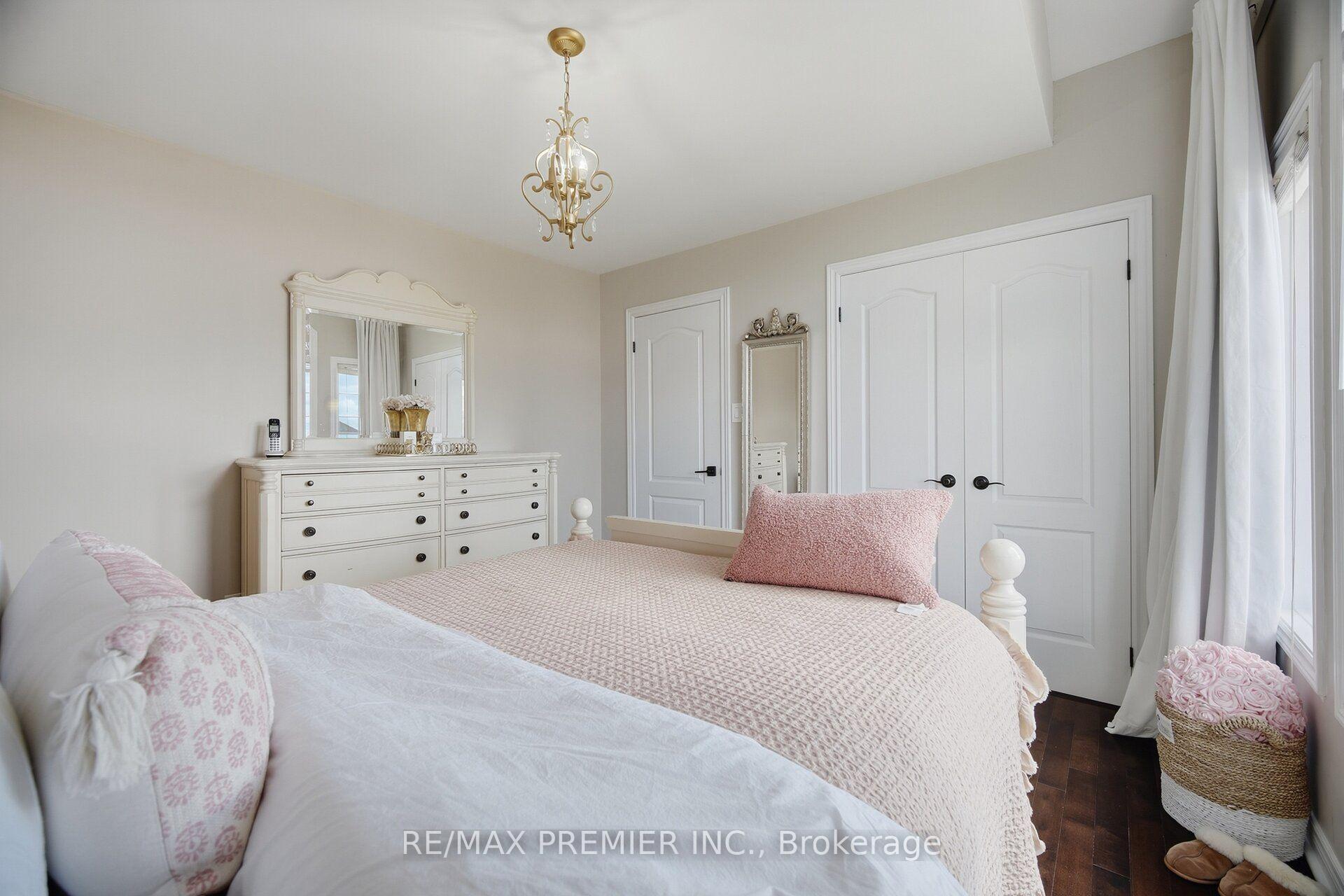 Photo 34 of 127 Ozner Crescent, Vaughan, Vellore Village — HOMEH
