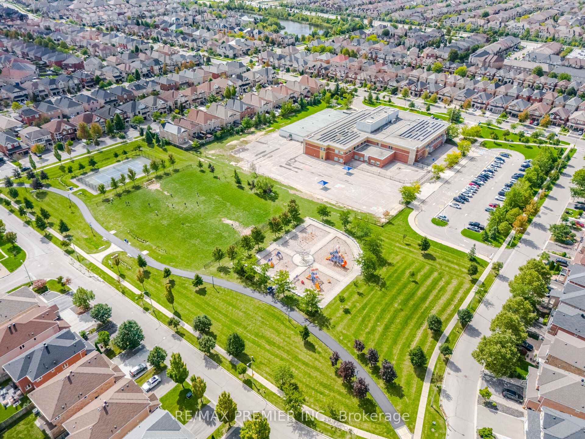 Photo 52 of 127 Ozner Crescent, Vaughan, Vellore Village — HOMEH