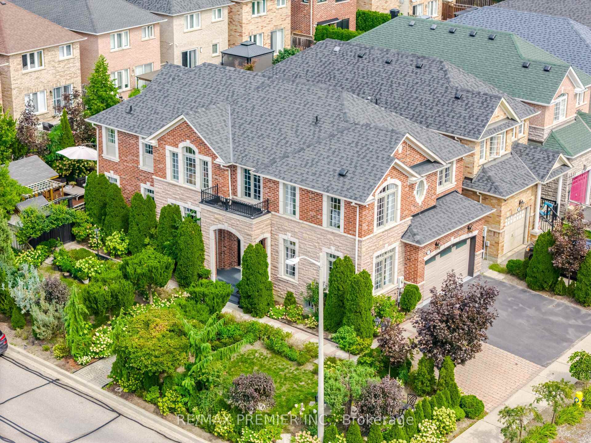 Photo 5 of 127 Ozner Crescent, Vaughan, Vellore Village — HOMEH