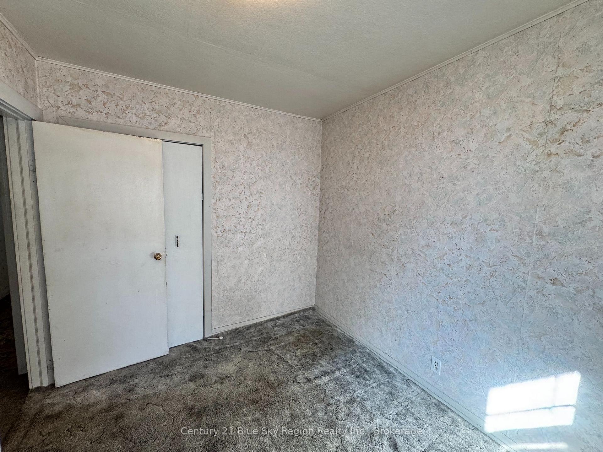 Photo 14 of 142 Lee Avenue, North Bay, Ferris — HOMEH