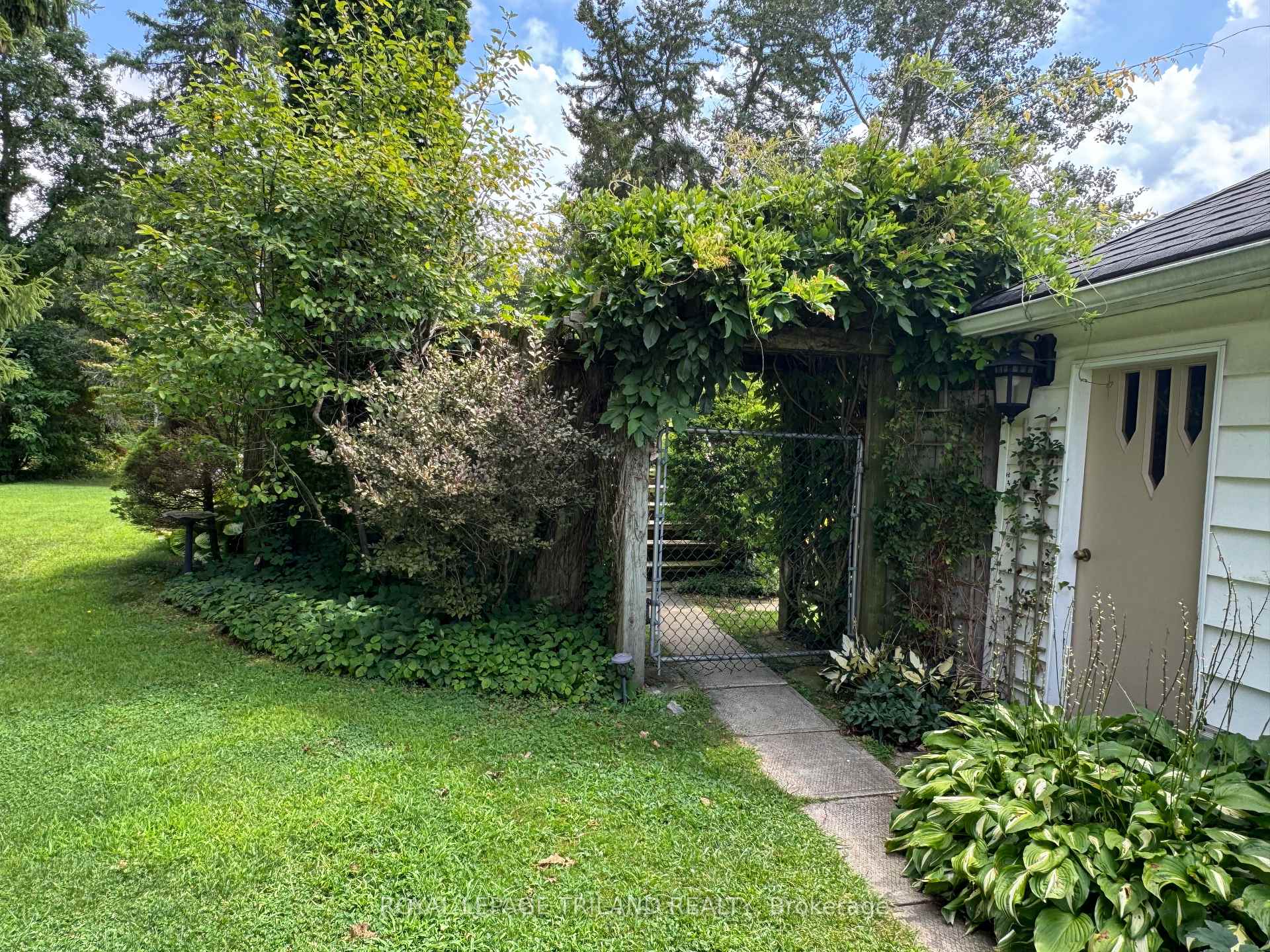 Photo 33 of 357 Sunset Drive, Central Elgin, Rural Central Elgin — HOMEH