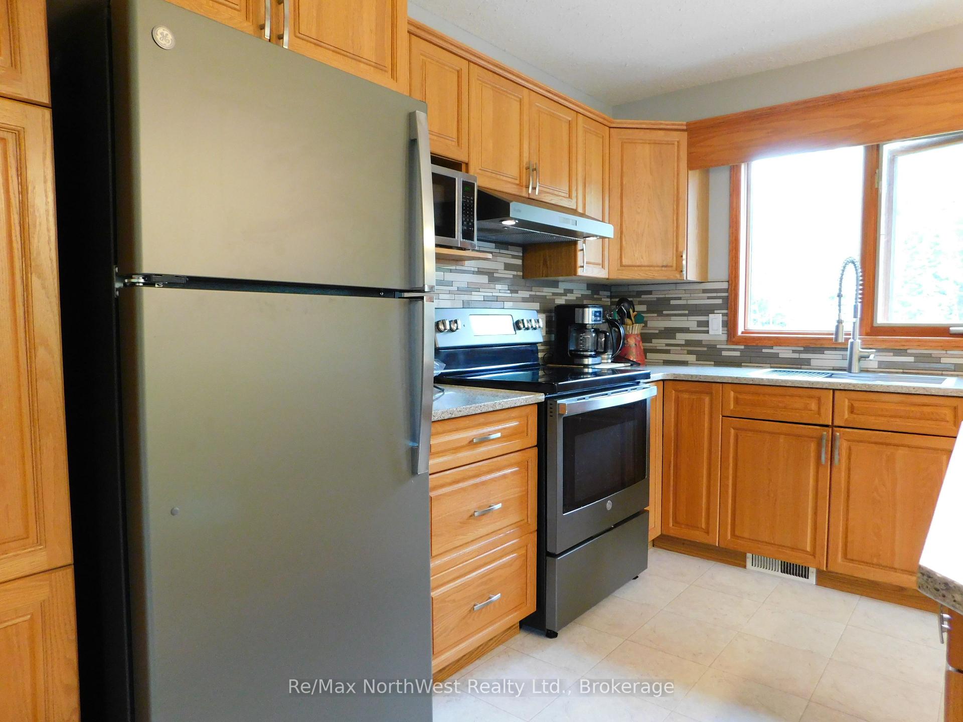 Photo 10 of 785 Sandy Beach Road, Dryden, Barclay — HOMEH