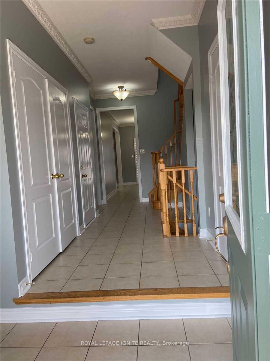 Photo 3 of 23 Royal Vista Road, Brampton, Bram West — HOMEH