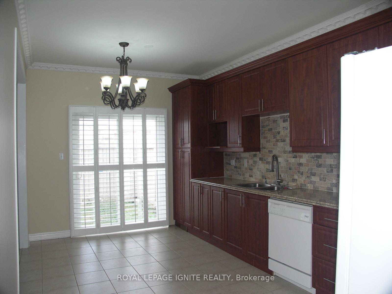 Photo 8 of 23 Royal Vista Road, Brampton, Bram West — HOMEH