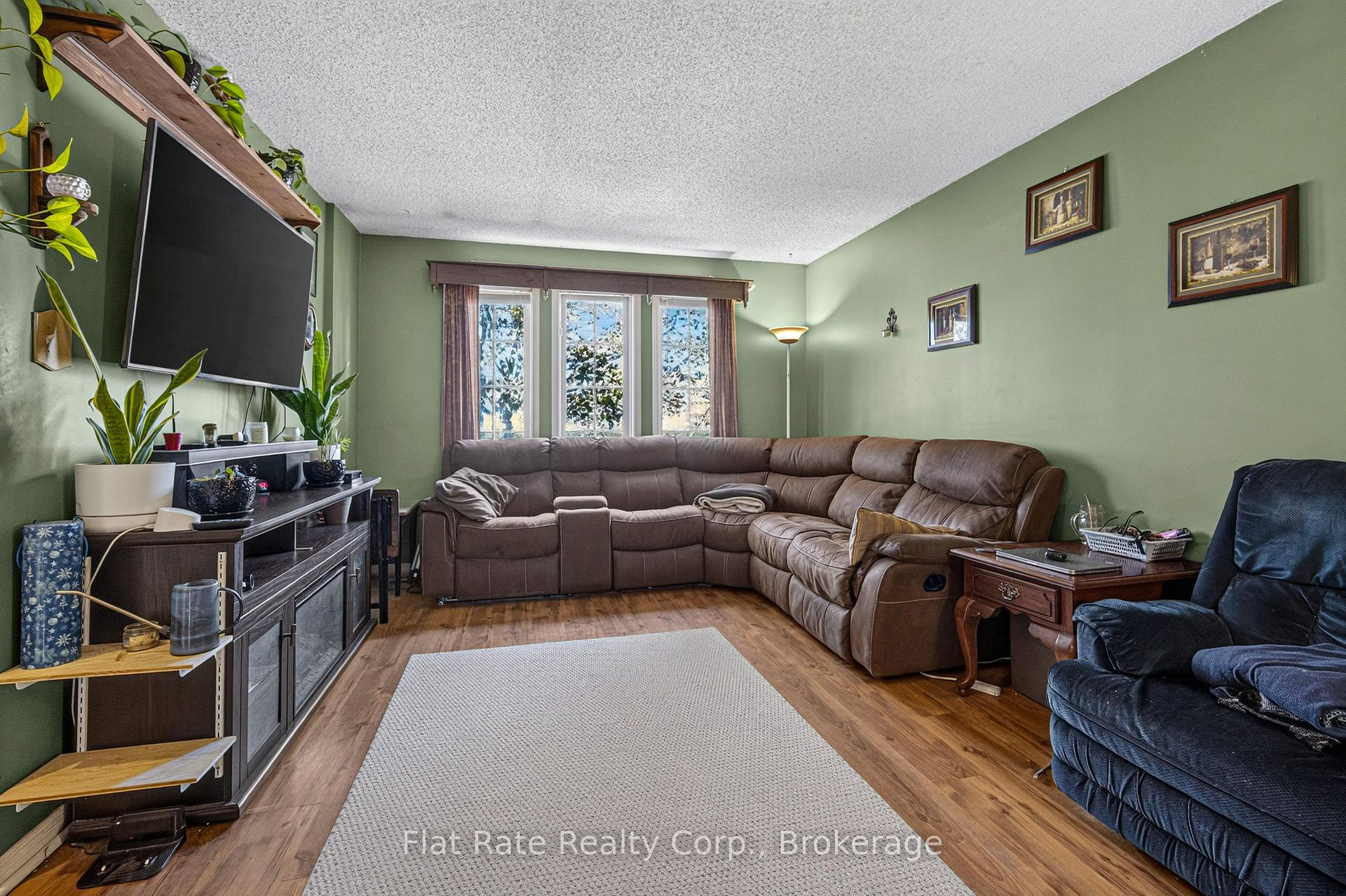 Photo 4 of 5 Hudspeth Court, Kawartha Lakes, Lindsay — HOMEH