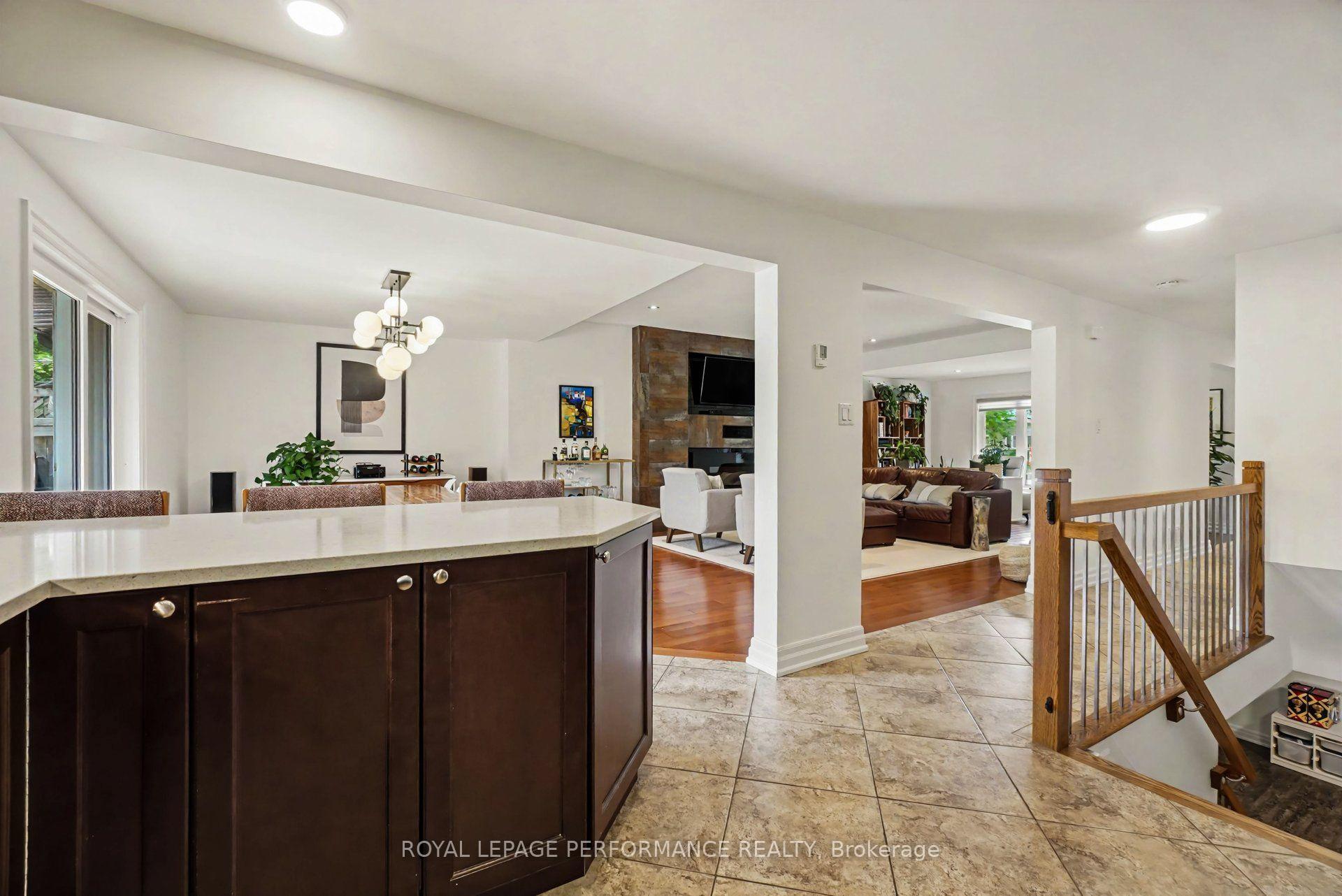 Photo 11 of 2061 Cabot Street, Ottawa, Faircrest Heights — HOMEH
