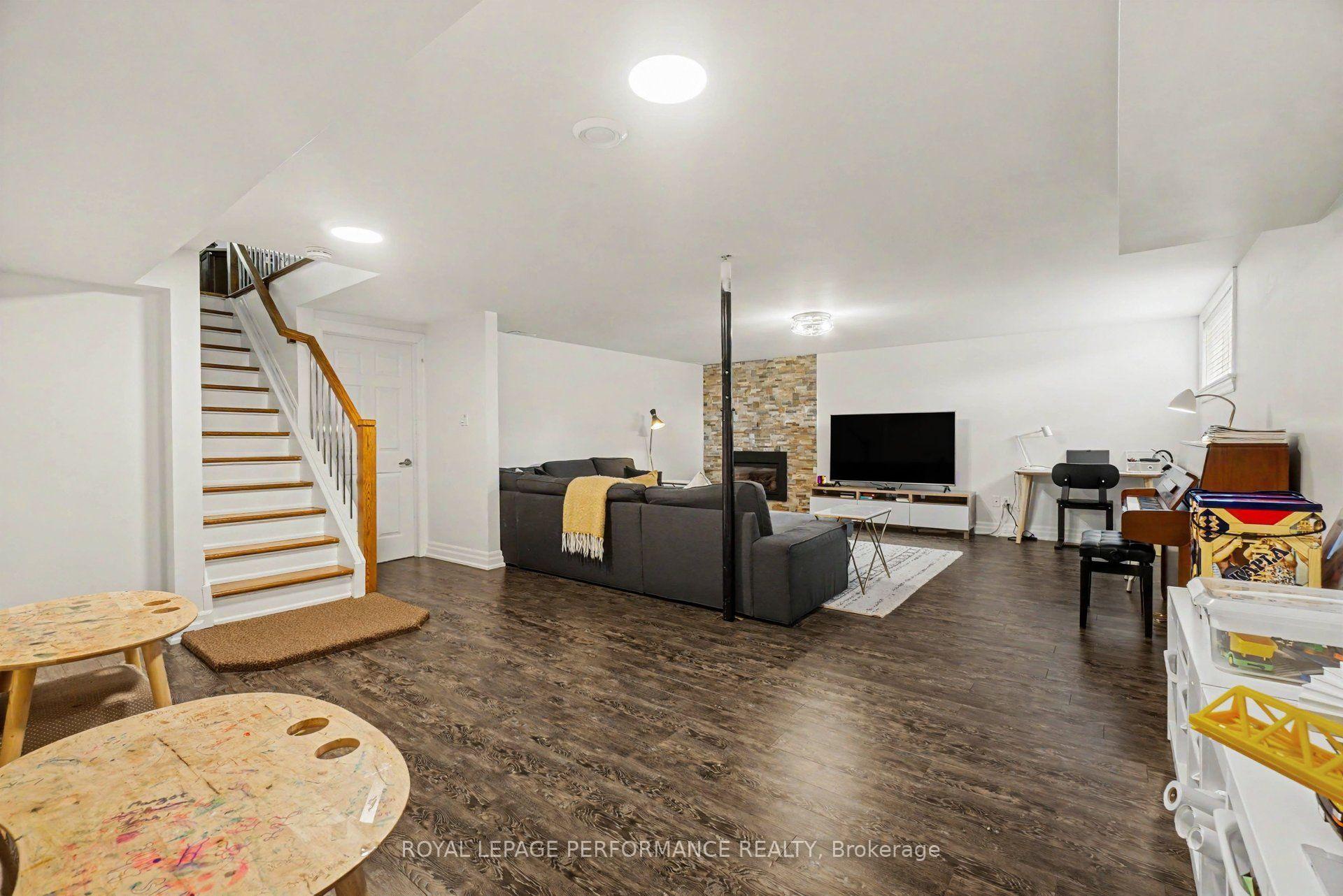 Photo 24 of 2061 Cabot Street, Ottawa, Faircrest Heights — HOMEH