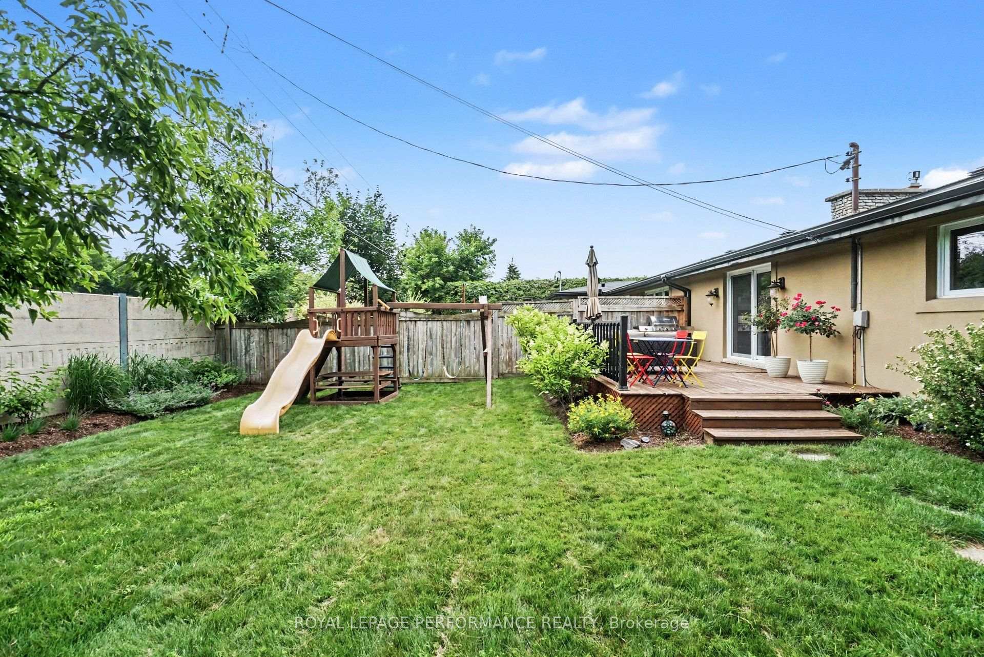 Photo 34 of 2061 Cabot Street, Ottawa, Faircrest Heights — HOMEH
