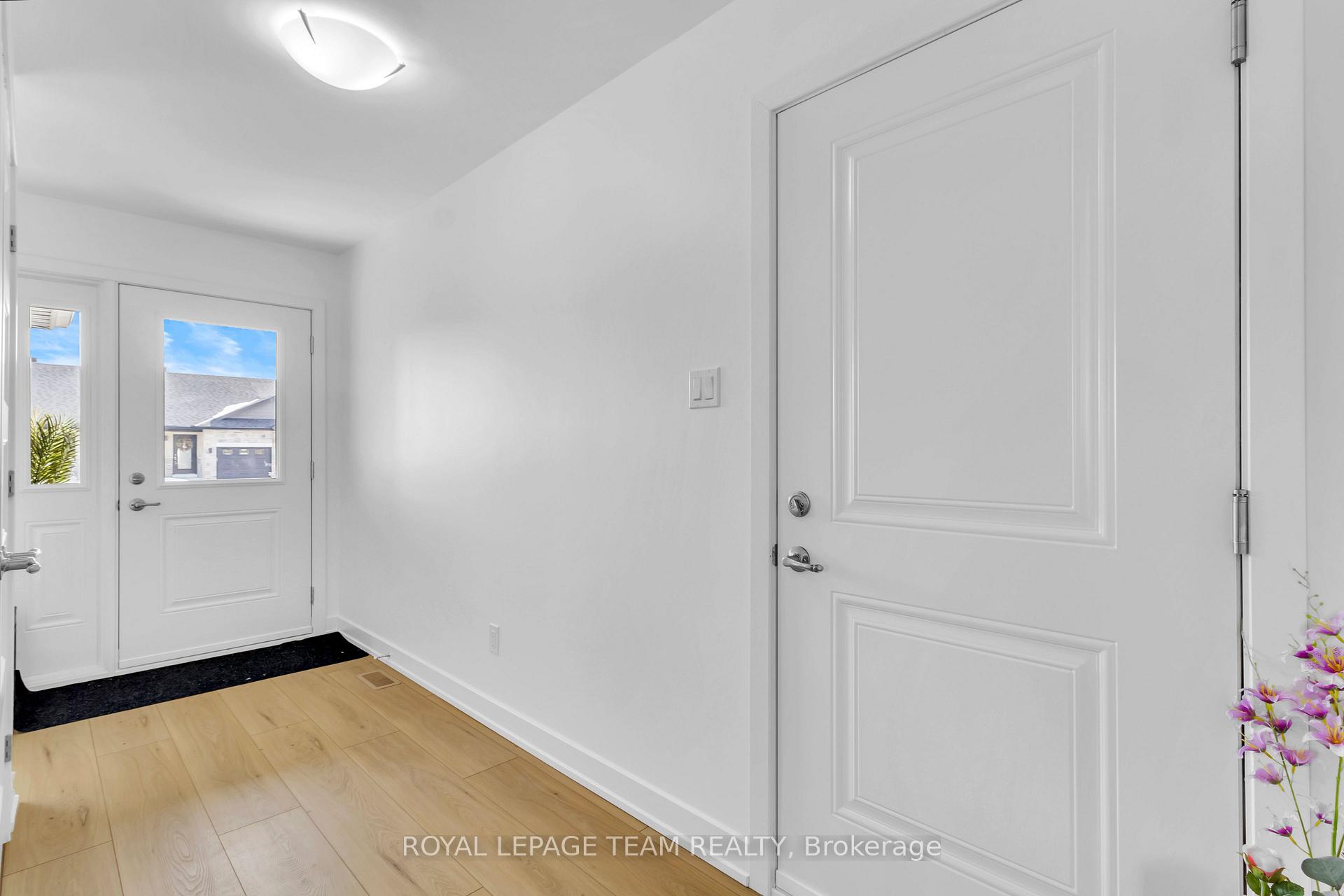 Photo 2 of 181 Seabert Drive, Arnprior, Arnprior — HOMEH