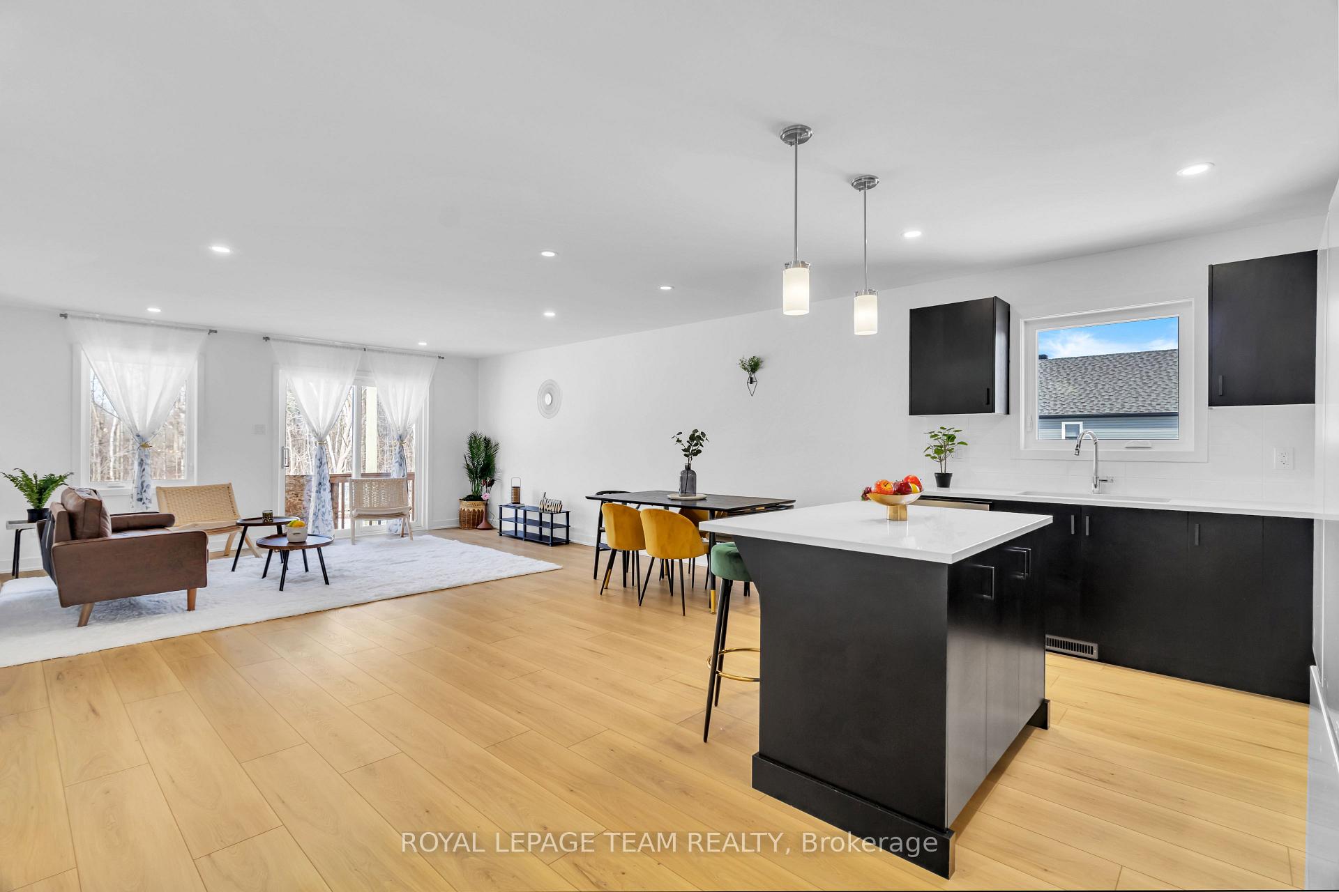 Photo 6 of 181 Seabert Drive, Arnprior, Arnprior — HOMEH