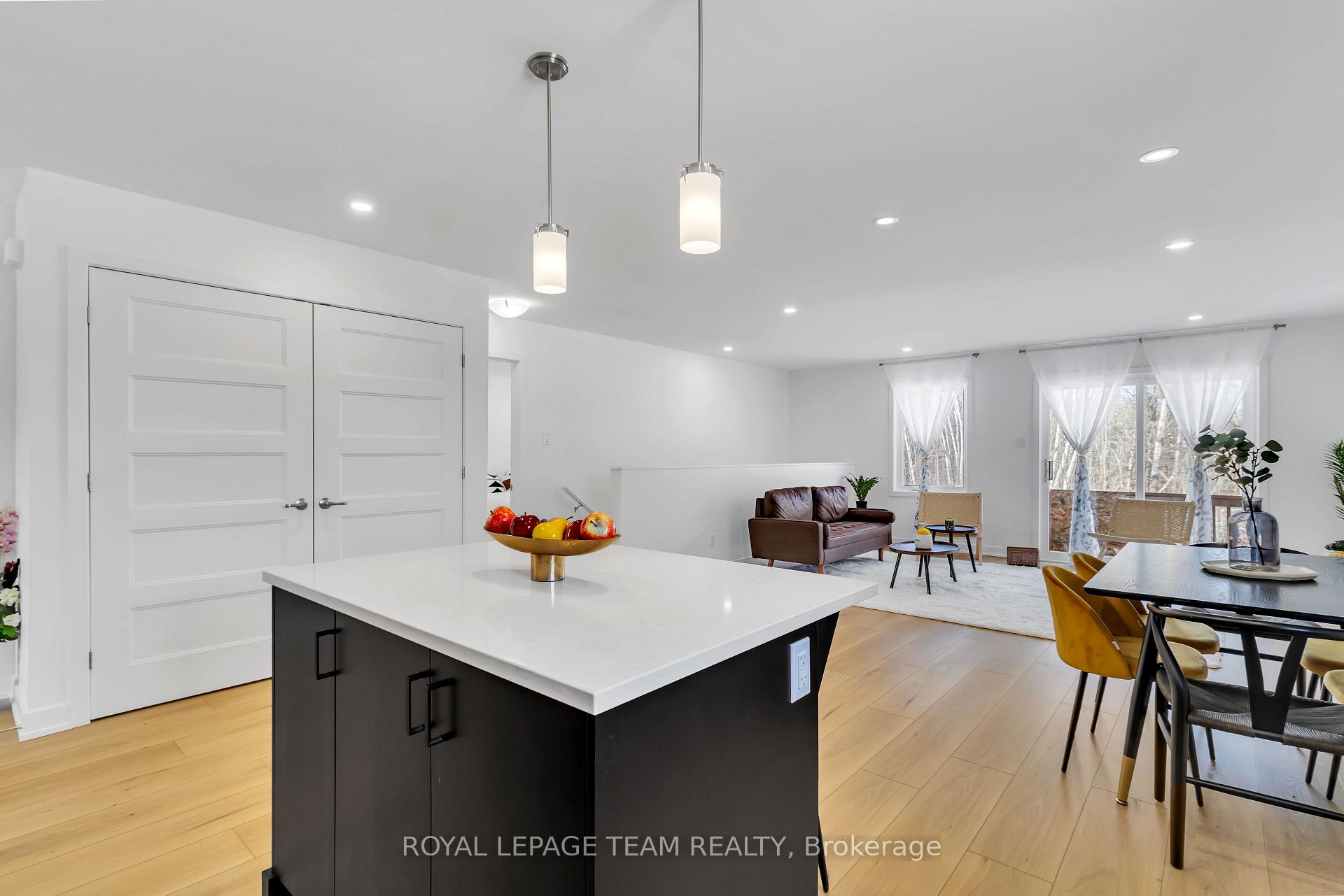Photo 9 of 181 Seabert Drive, Arnprior, Arnprior — HOMEH