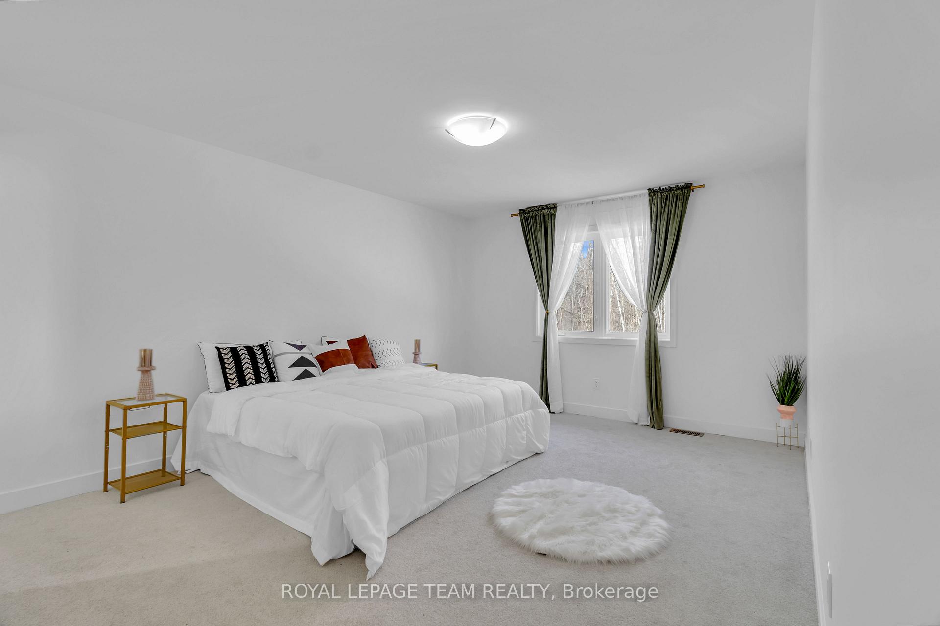 Photo 10 of 181 Seabert Drive, Arnprior, Arnprior — HOMEH