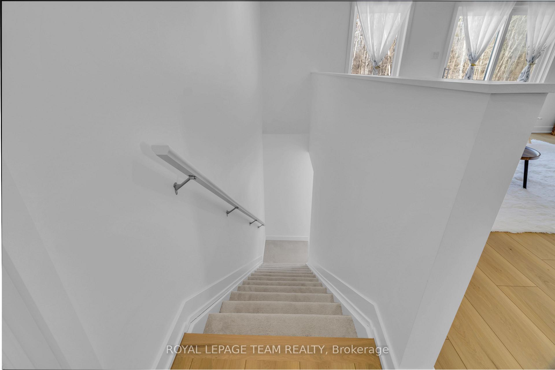 Photo 17 of 181 Seabert Drive, Arnprior, Arnprior — HOMEH