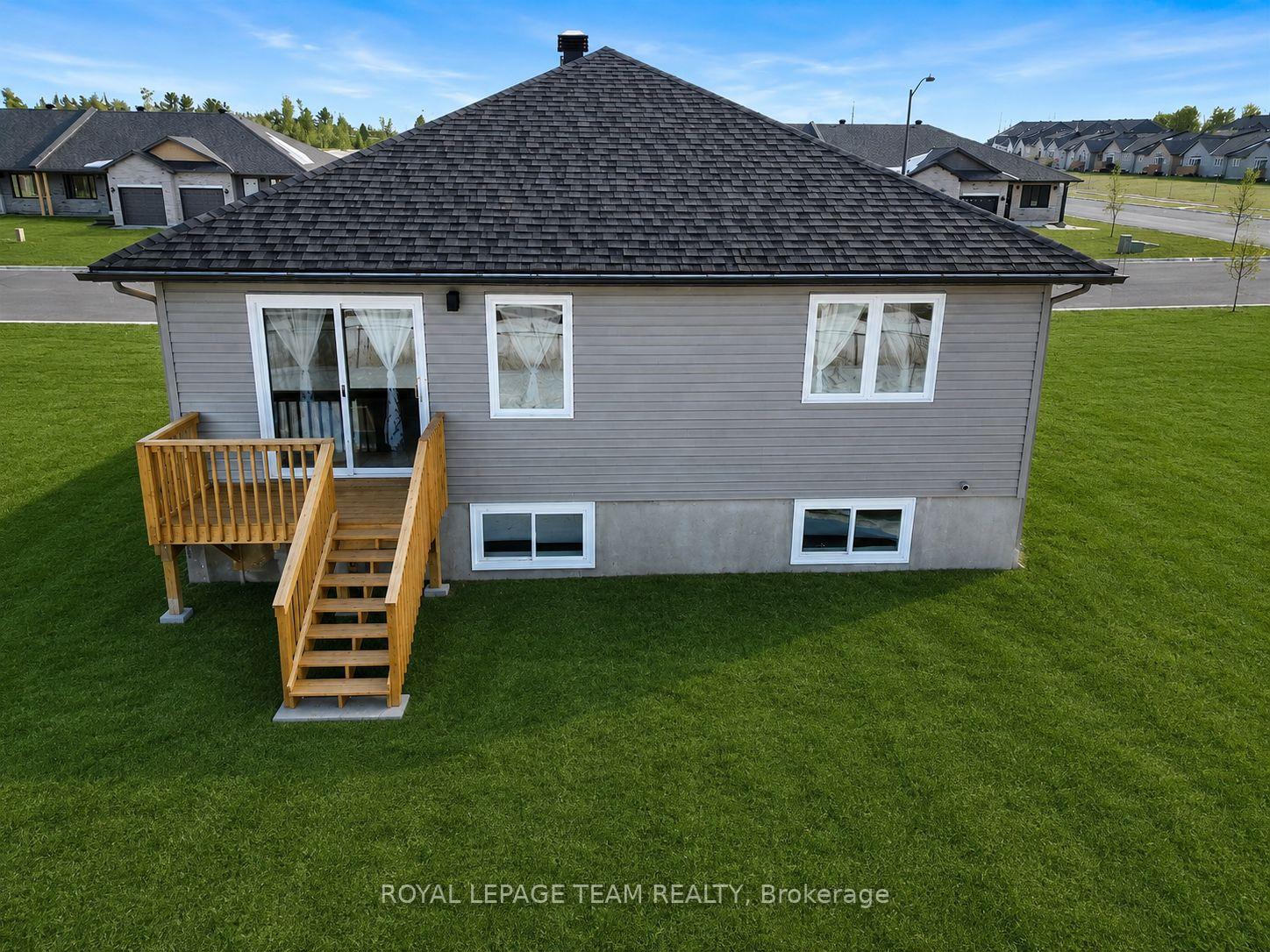Photo 23 of 181 Seabert Drive, Arnprior, Arnprior — HOMEH