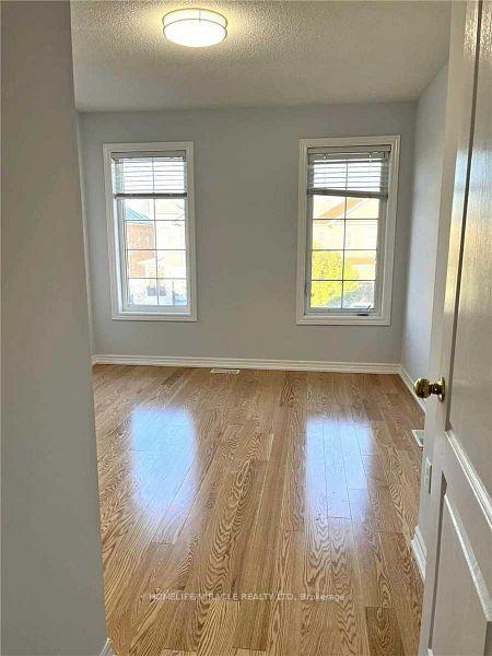 Photo 5 of Unit Upper, 4663 Centretown Way, Mississauga, Hurontario — HOMEH
