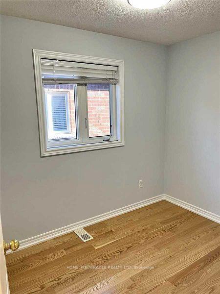 Photo 7 of Unit Upper, 4663 Centretown Way, Mississauga, Hurontario — HOMEH