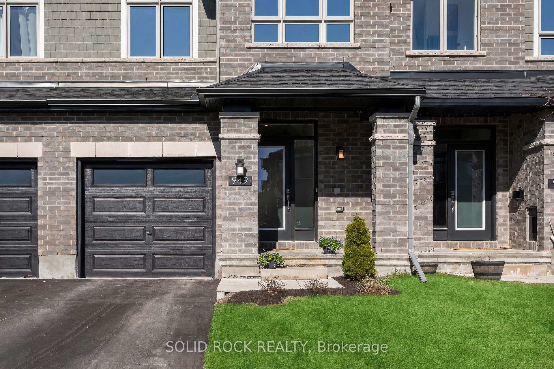 Photo 3 of 949 Omagaki Way, Ottawa, Blossom Park/Kemp Park/Findlay Creek — HOMEH