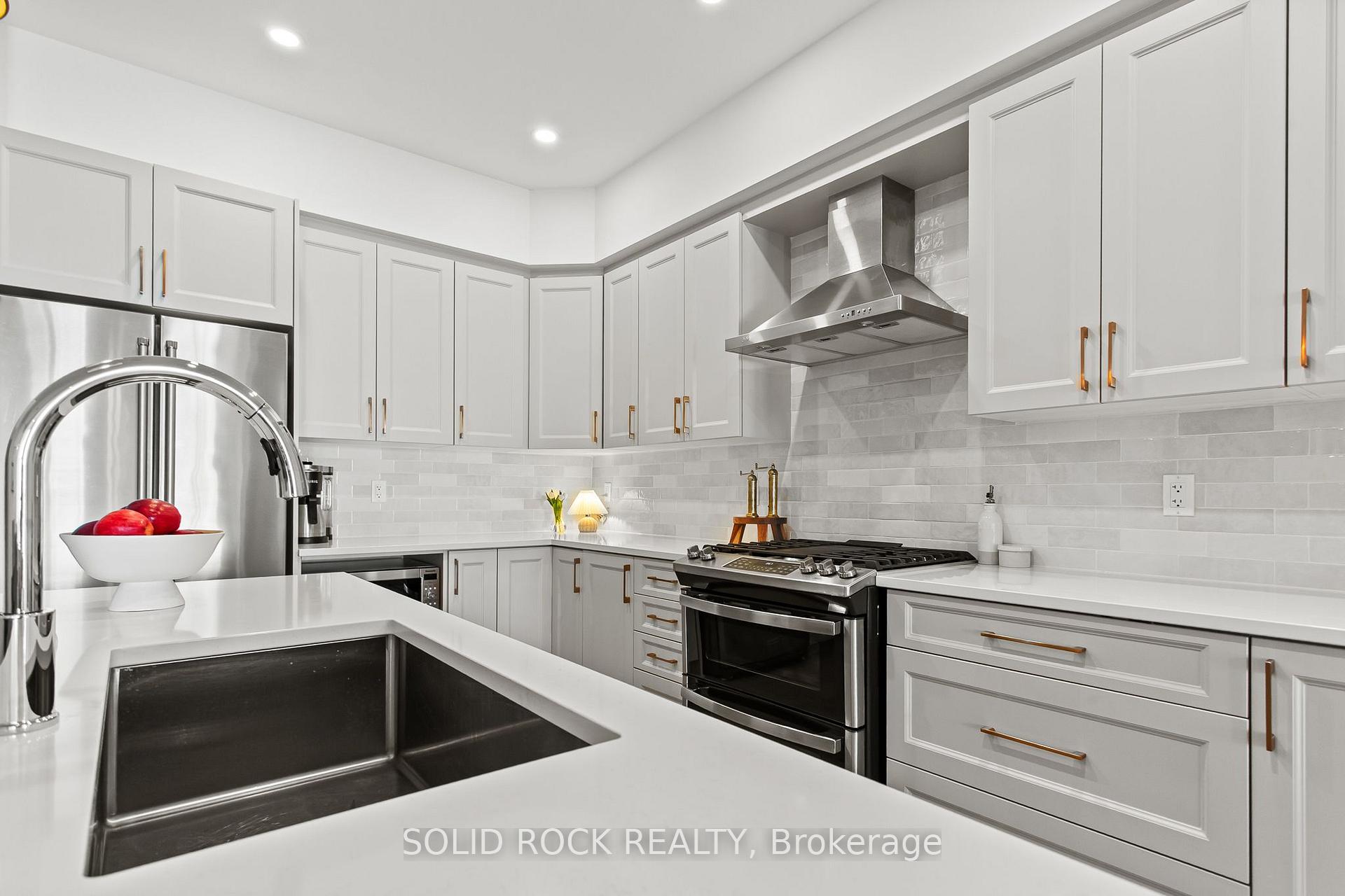Photo 8 of 949 Omagaki Way, Ottawa, Blossom Park/Kemp Park/Findlay Creek — HOMEH