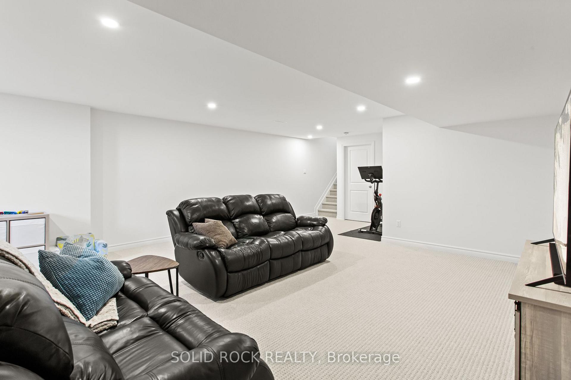Photo 37 of 949 Omagaki Way, Ottawa, Blossom Park/Kemp Park/Findlay Creek — HOMEH