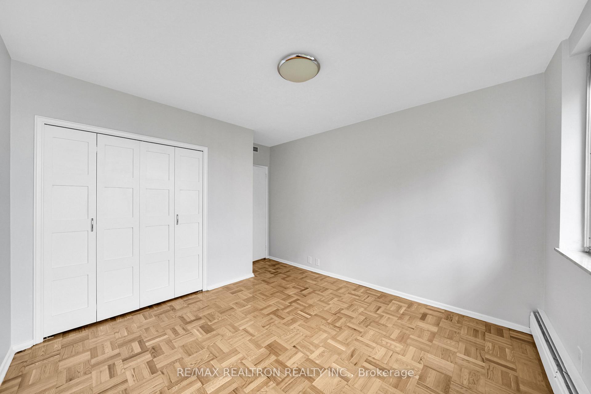 Photo 27 of Unit 706, 9 Deer Park Crescent, Toronto, Yonge-St. Clair — HOMEH