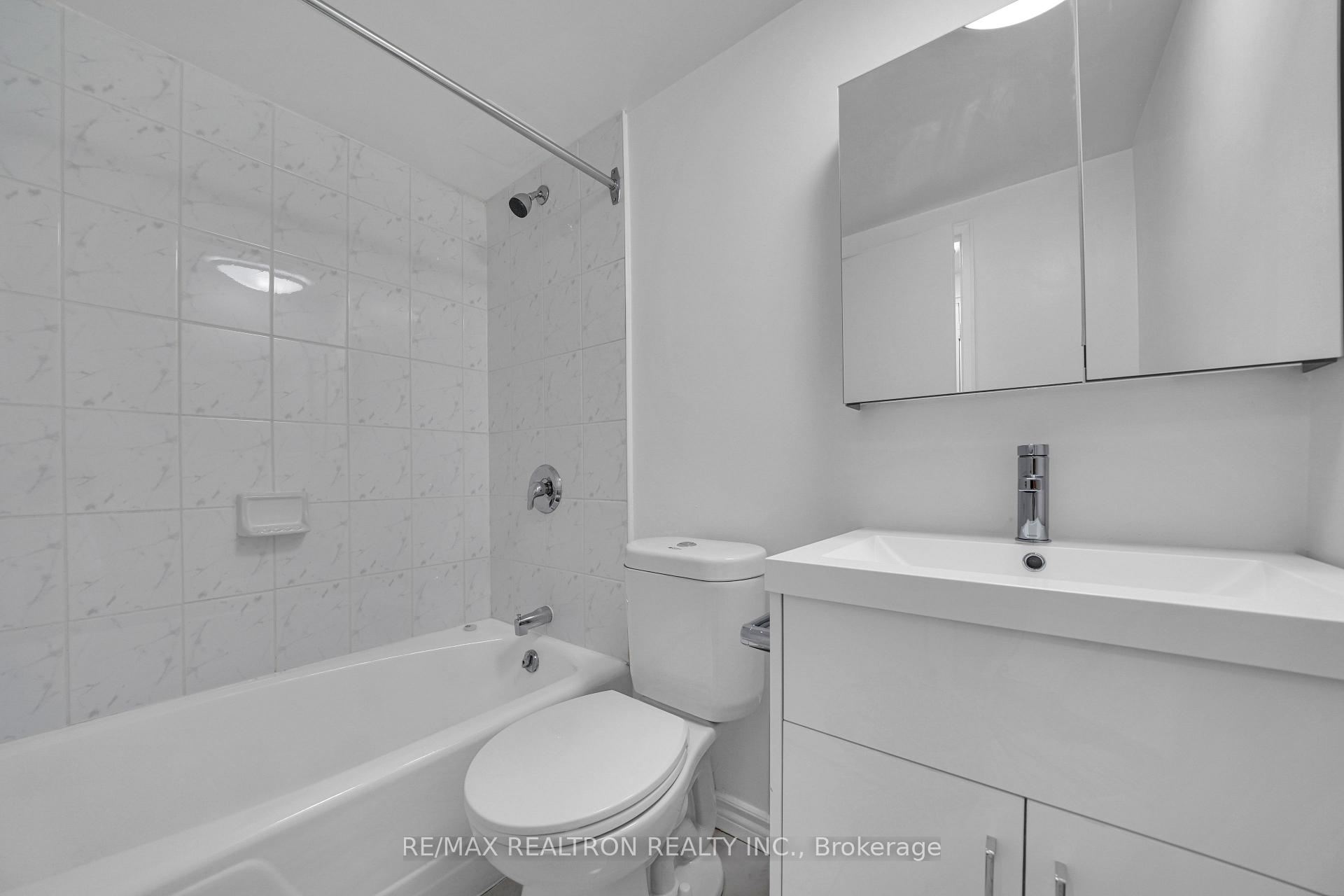 Photo 29 of Unit 706, 9 Deer Park Crescent, Toronto, Yonge-St. Clair — HOMEH
