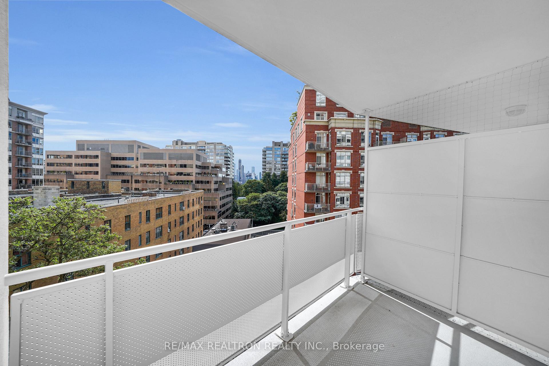 Photo 39 of Unit 706, 9 Deer Park Crescent, Toronto, Yonge-St. Clair — HOMEH