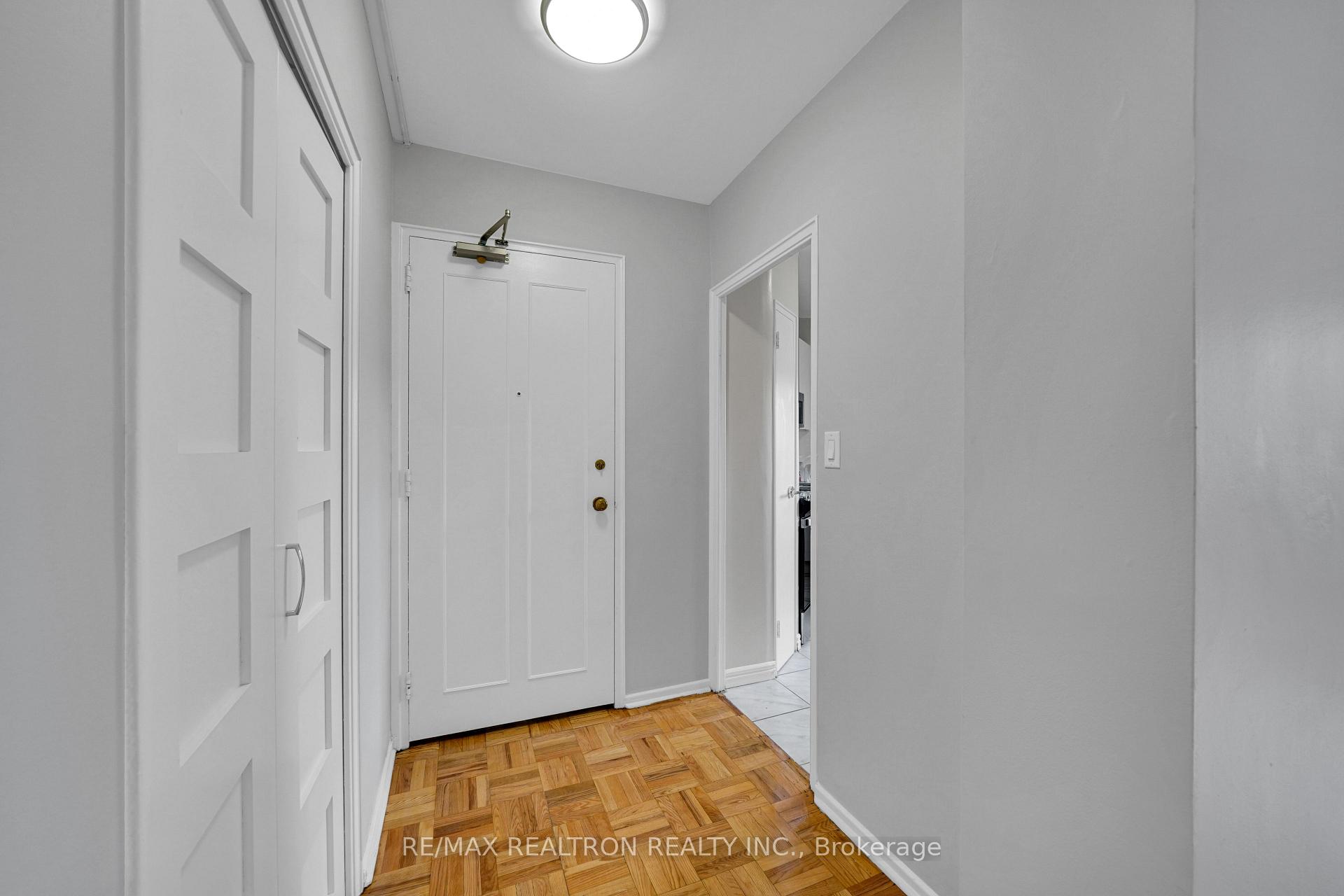Photo 43 of Unit 706, 9 Deer Park Crescent, Toronto, Yonge-St. Clair — HOMEH