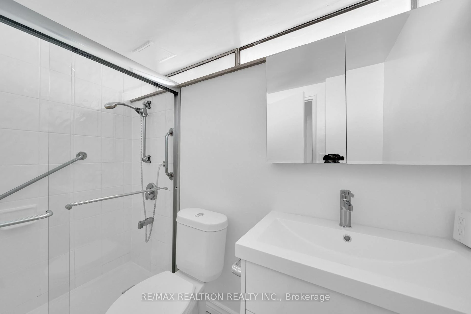 Photo 42 of Unit 706, 9 Deer Park Crescent, Toronto, Yonge-St. Clair — HOMEH