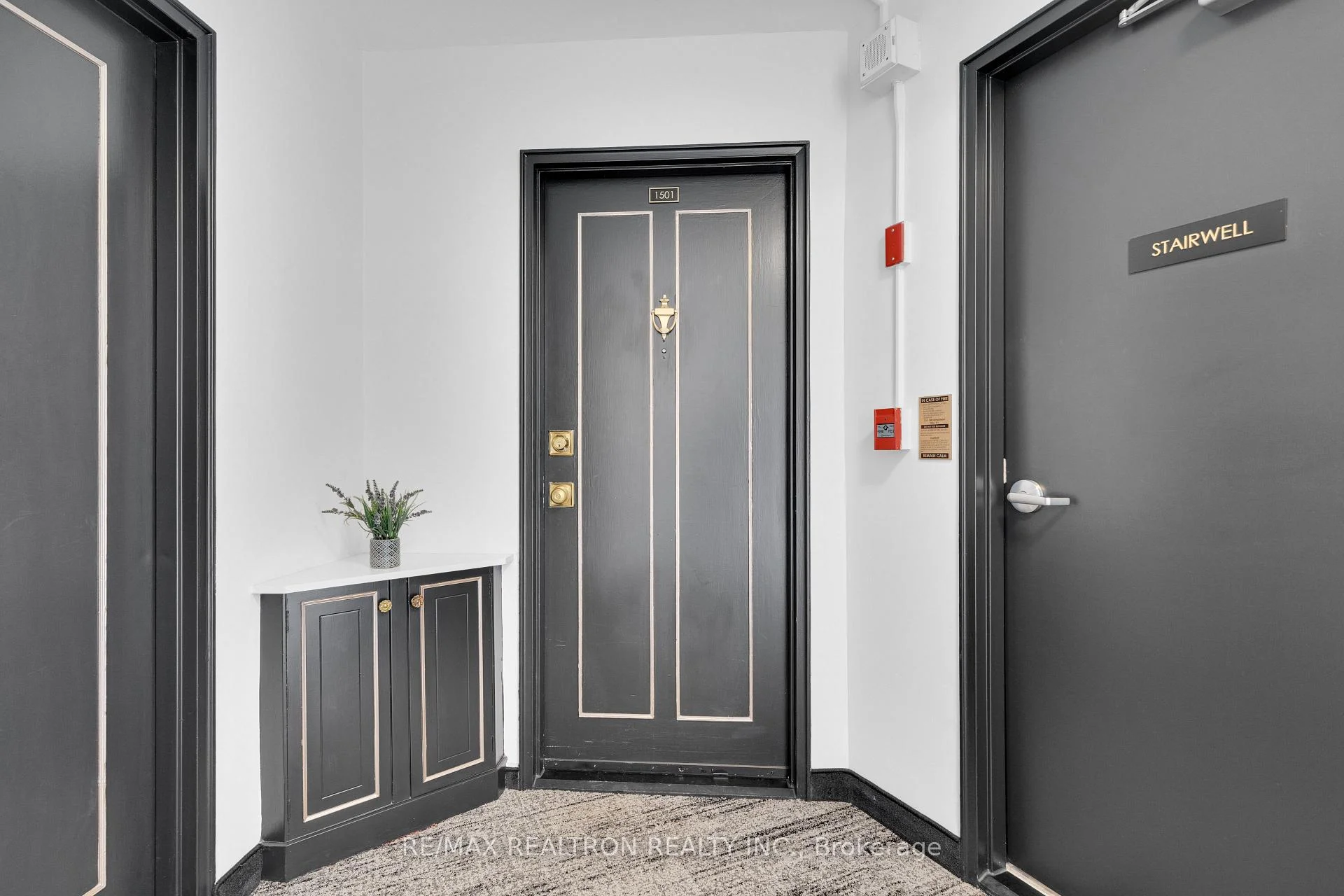 Photo 48 of Unit 706, 9 Deer Park Crescent, Toronto, Yonge-St. Clair — HOMEH