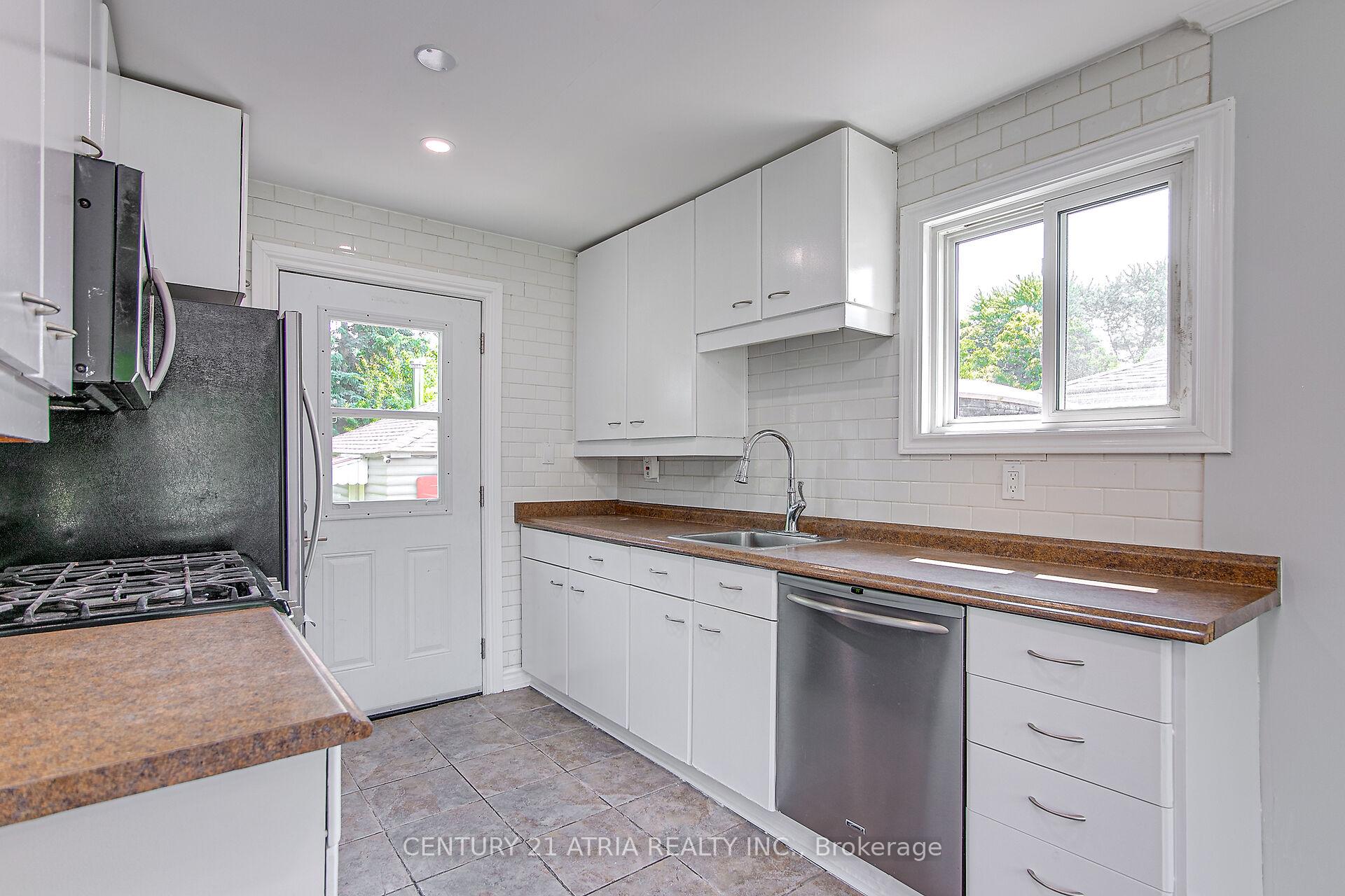 Photo 12 of 904 Maplewood Drive N, Innisfil, Alcona — HOMEH