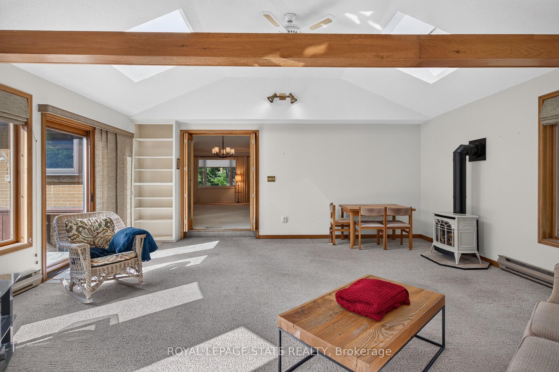 Photo 22 of 109 Rosemary Lane, Hamilton, Ancaster — HOMEH