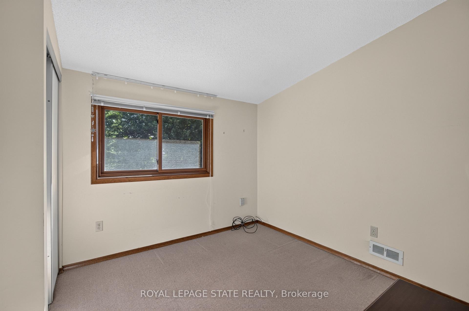 Photo 28 of 109 Rosemary Lane, Hamilton, Ancaster — HOMEH