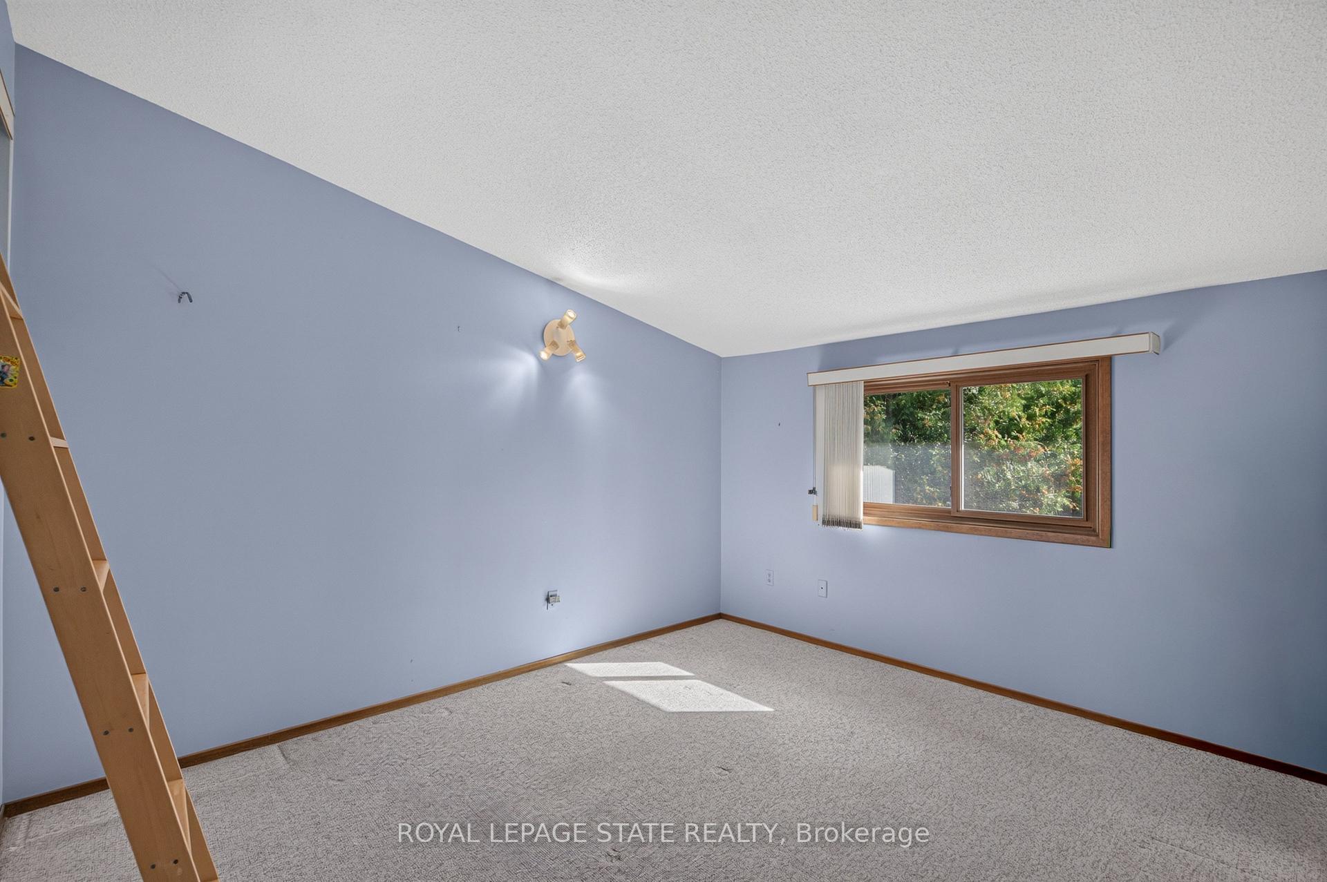 Photo 29 of 109 Rosemary Lane, Hamilton, Ancaster — HOMEH