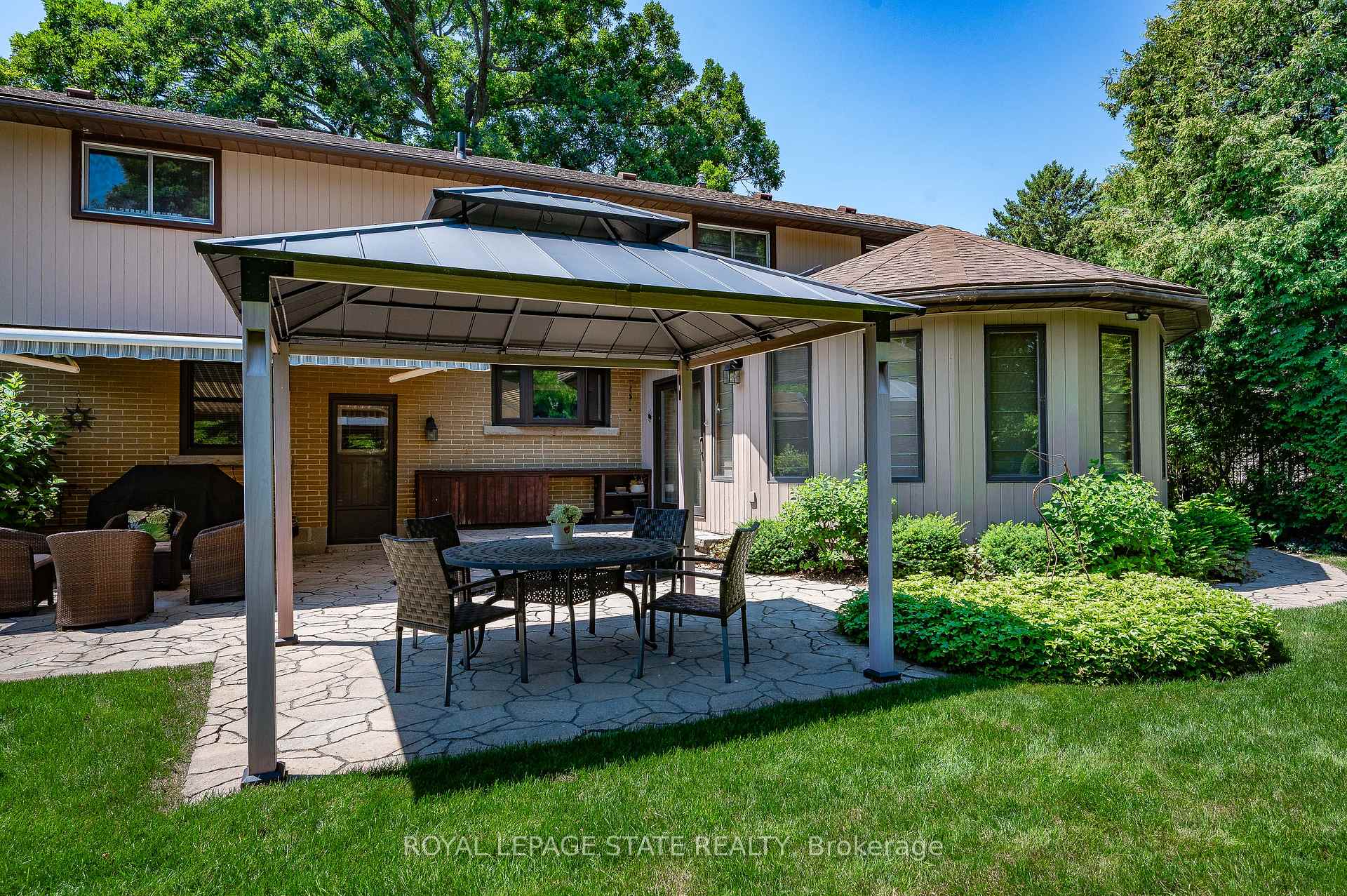 Photo 39 of 109 Rosemary Lane, Hamilton, Ancaster — HOMEH