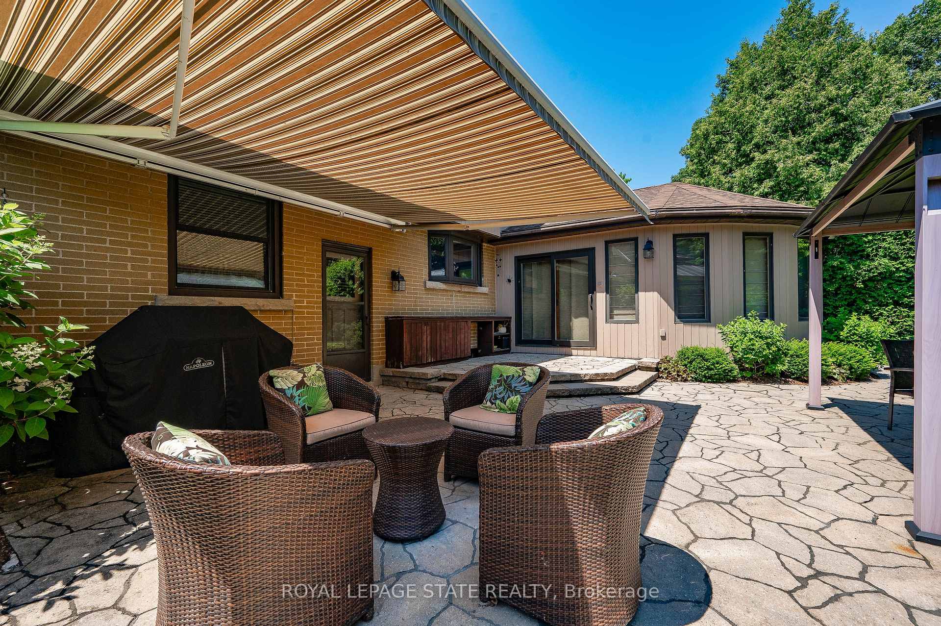 Photo 42 of 109 Rosemary Lane, Hamilton, Ancaster — HOMEH