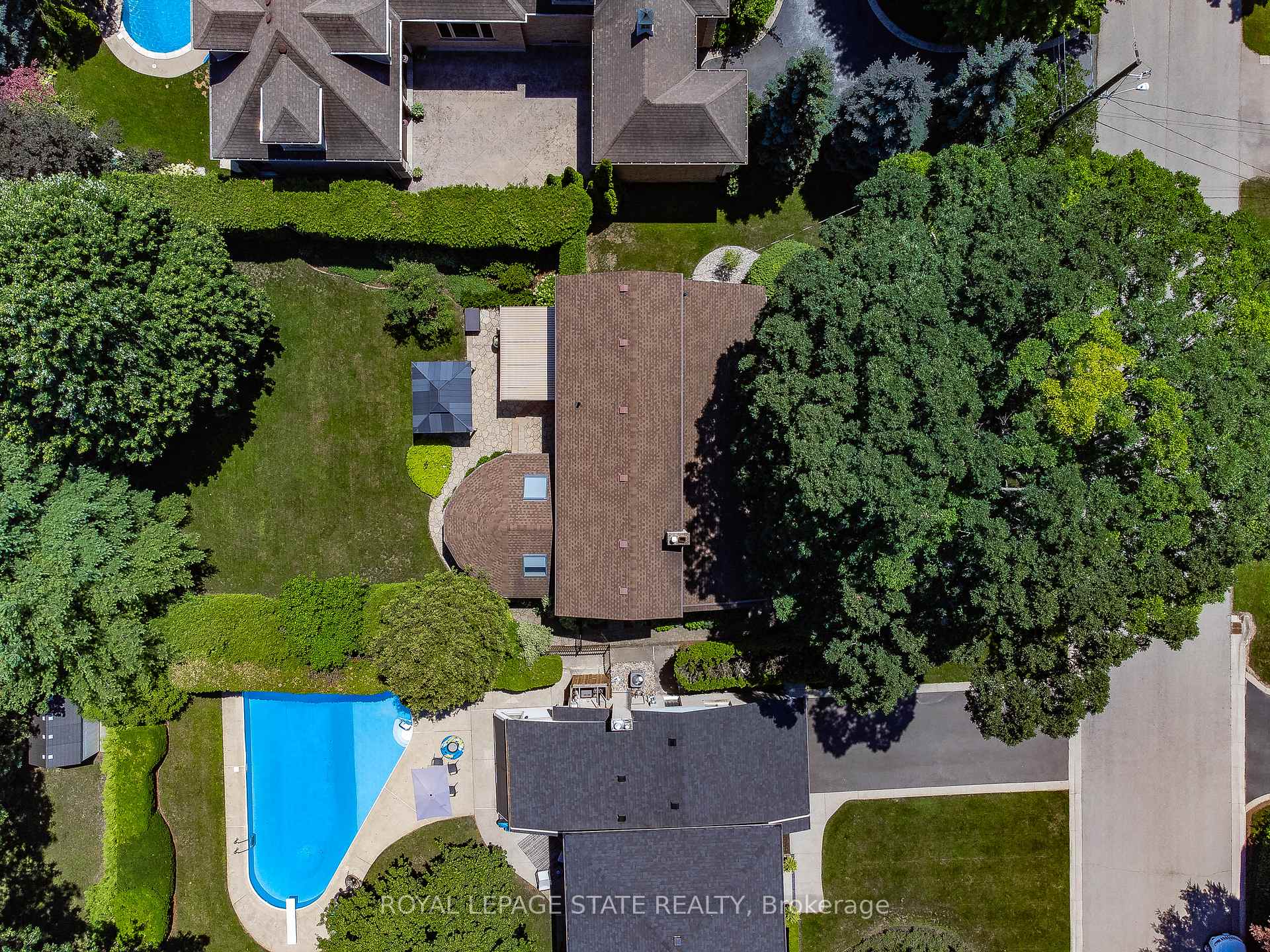 Photo 44 of 109 Rosemary Lane, Hamilton, Ancaster — HOMEH