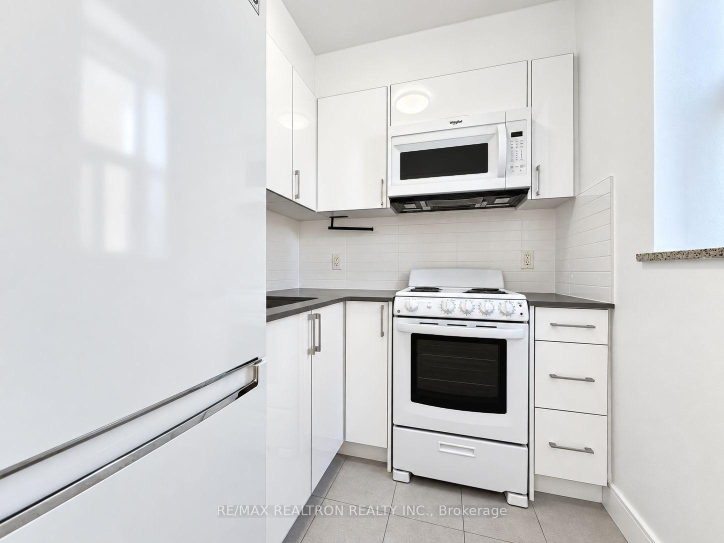 Photo 7 of Unit 102, 1291 Bayview Avenue, Toronto, Leaside — HOMEH
