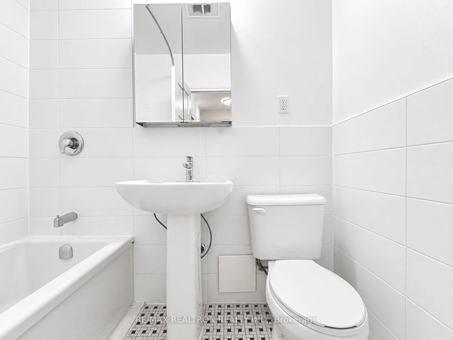 Photo 8 of Unit 102, 1291 Bayview Avenue, Toronto, Leaside — HOMEH