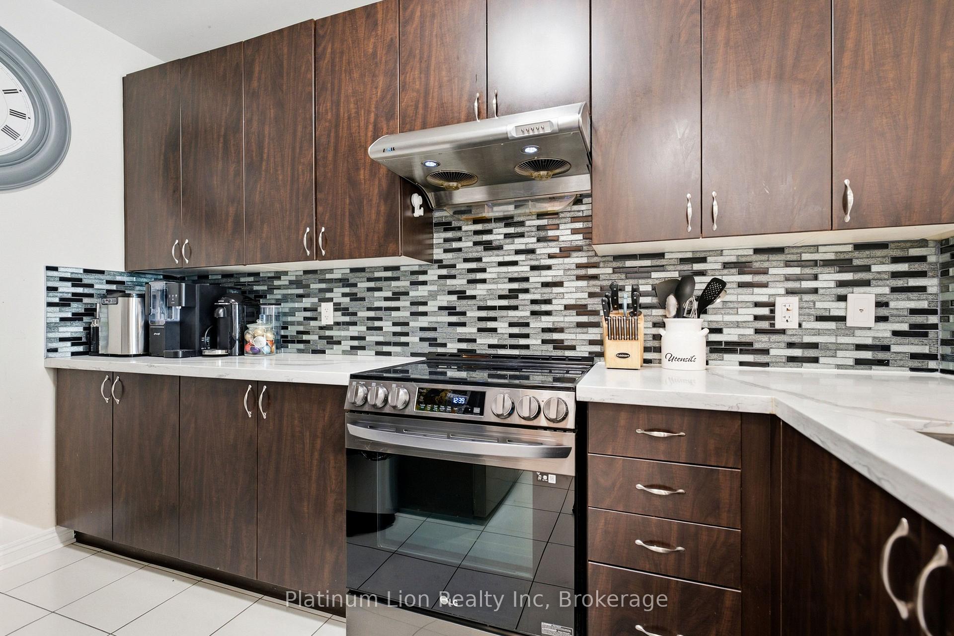 Photo 6 of Unit 203, 7400 Markham Road, Markham, Middlefield — HOMEH