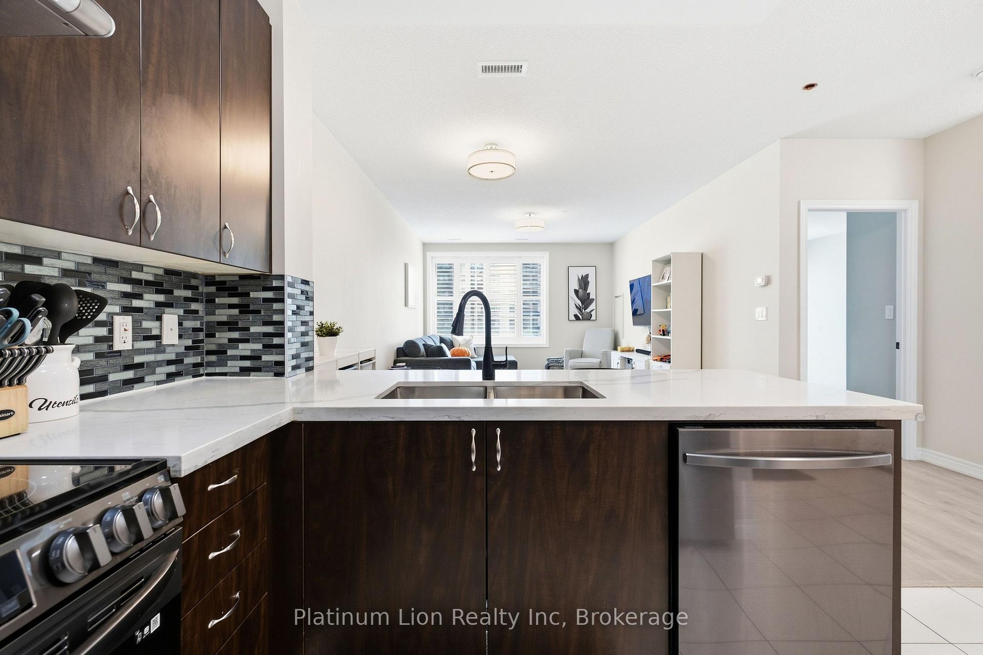 Photo 8 of Unit 203, 7400 Markham Road, Markham, Middlefield — HOMEH