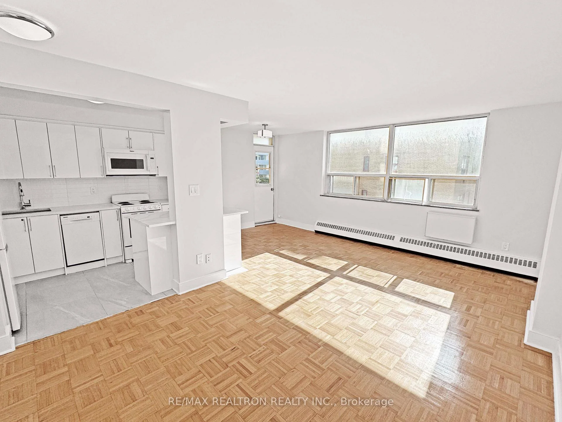 Photo 5 of Unit 302, 490 Eglinton Avenue E, Toronto, Mount Pleasant East — HOMEH