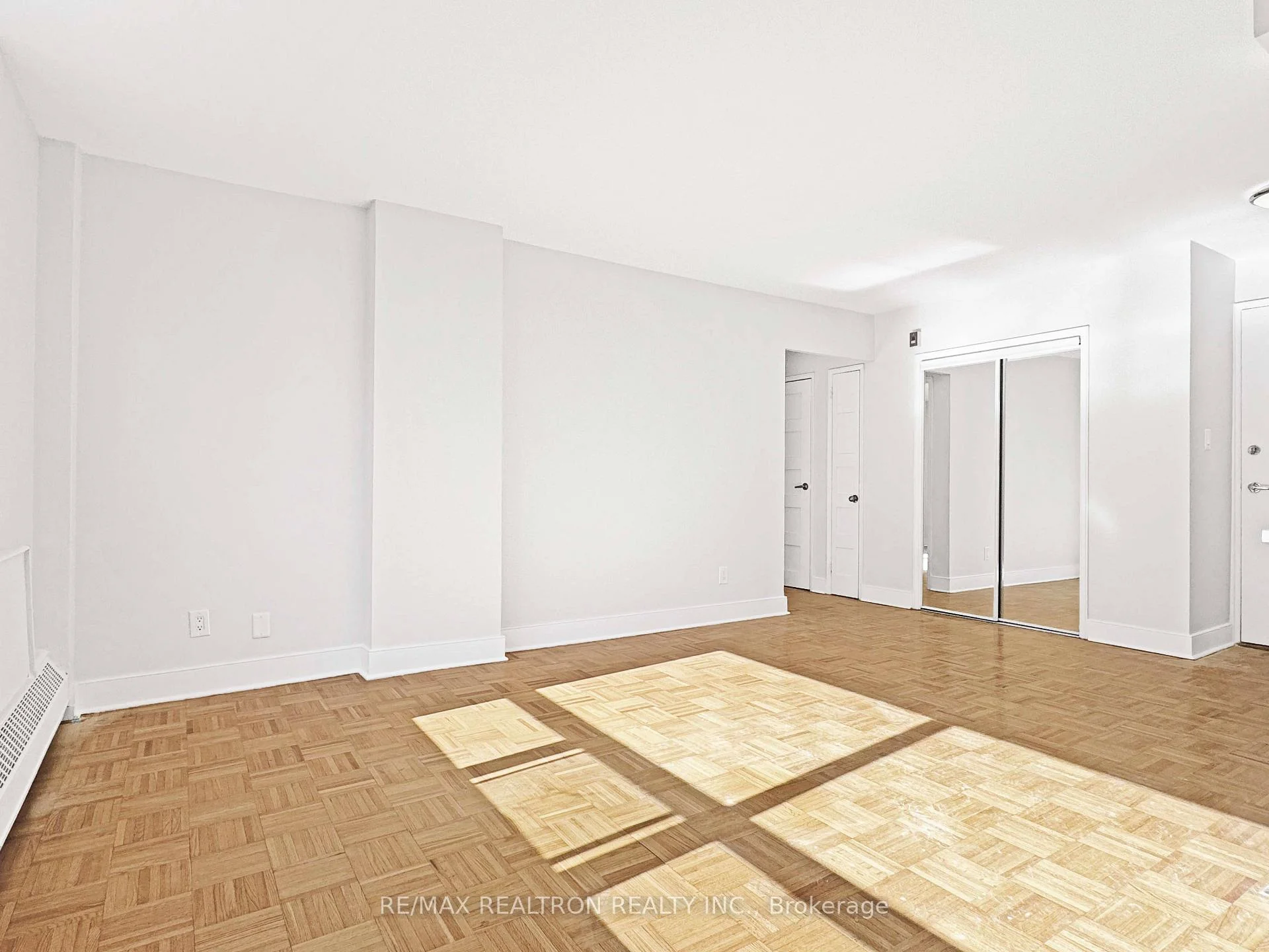 Photo 8 of Unit 302, 490 Eglinton Avenue E, Toronto, Mount Pleasant East — HOMEH