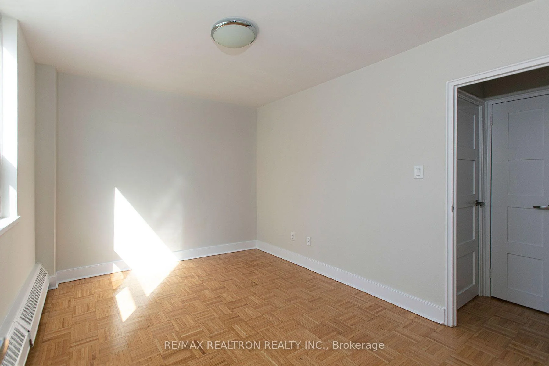 Photo 9 of Unit 302, 490 Eglinton Avenue E, Toronto, Mount Pleasant East — HOMEH