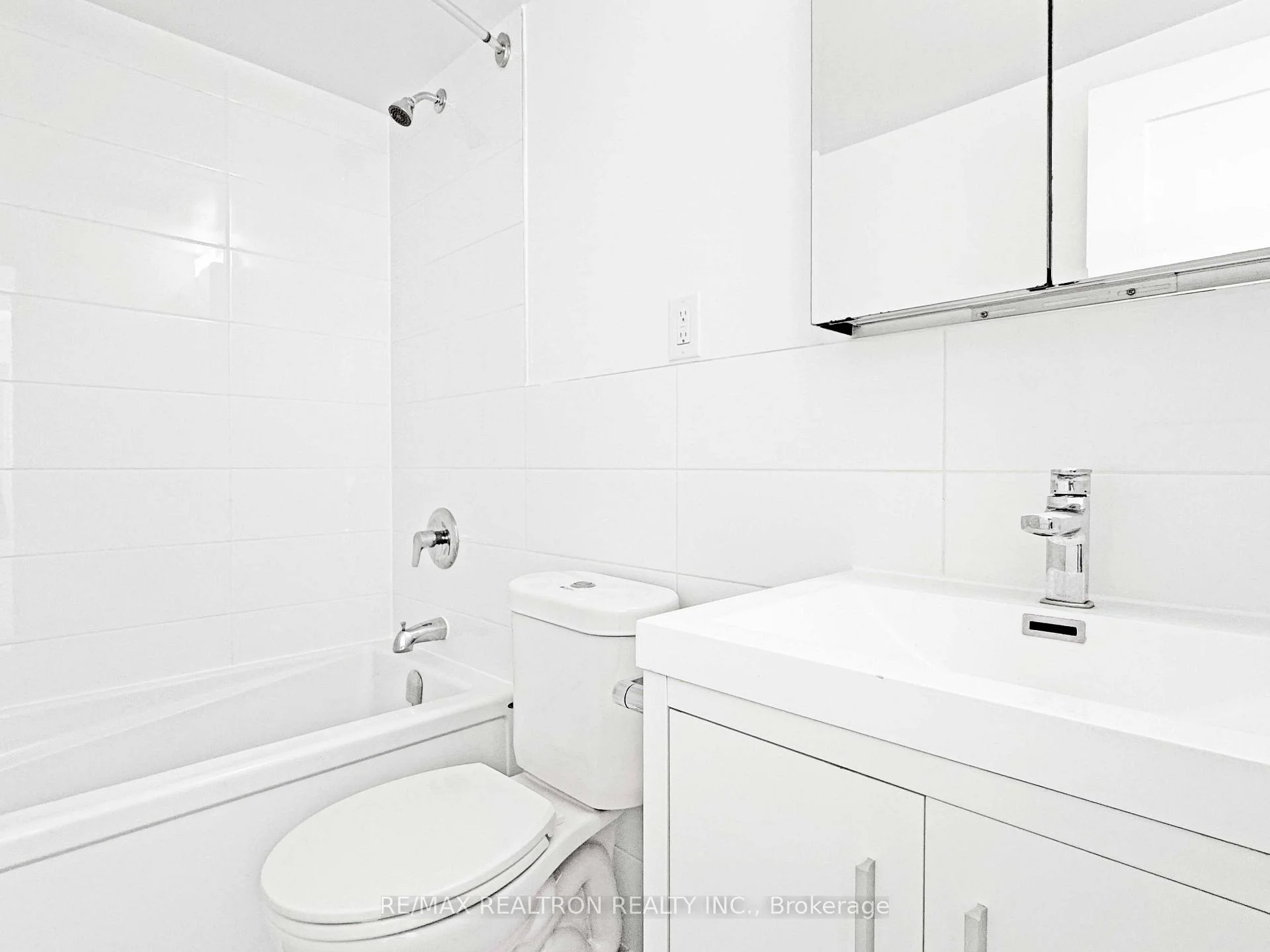 Photo 24 of Unit 302, 490 Eglinton Avenue E, Toronto, Mount Pleasant East — HOMEH