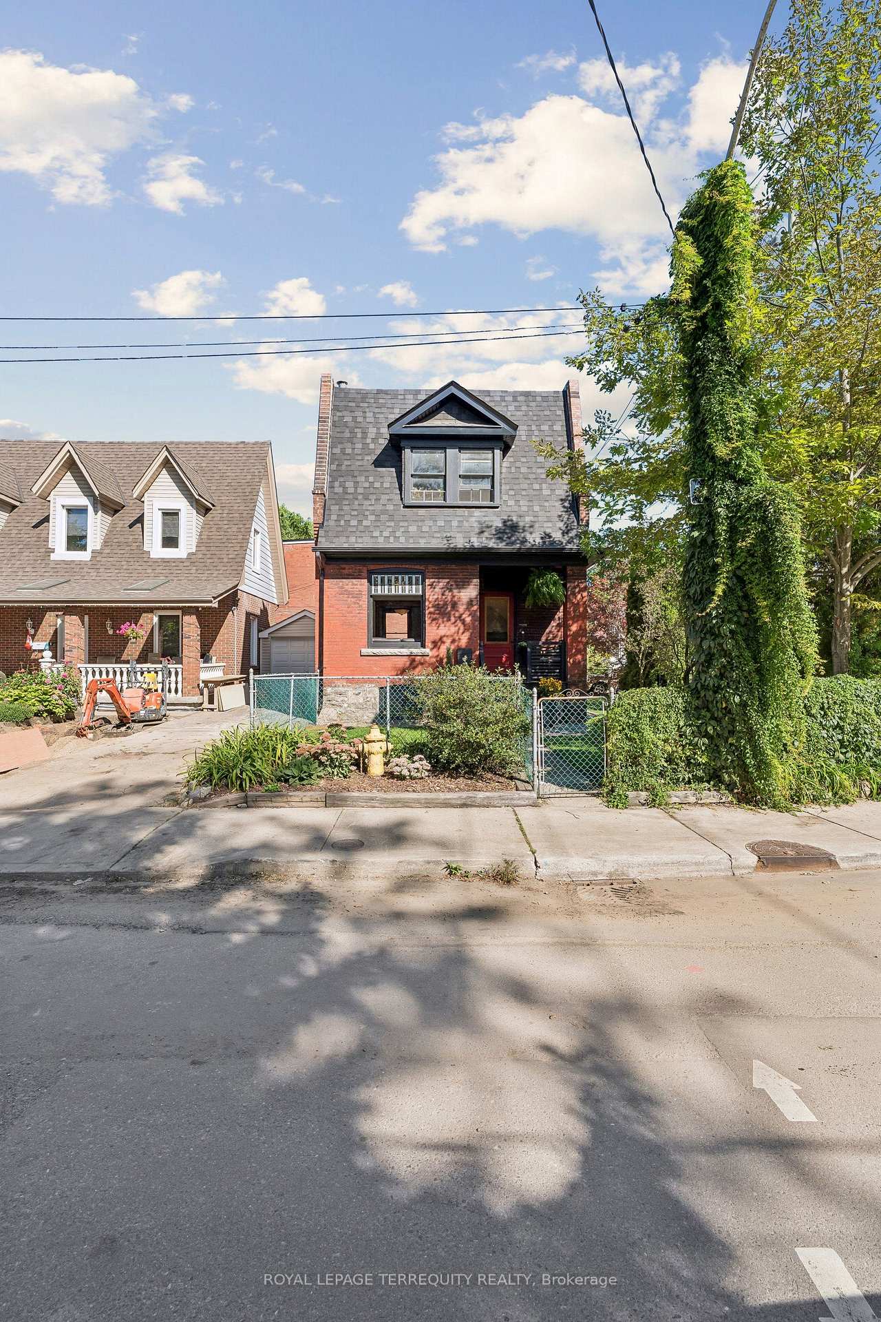 Photo 3 of 2 Wright Avenue, Toronto, Roncesvalles — HOMEH