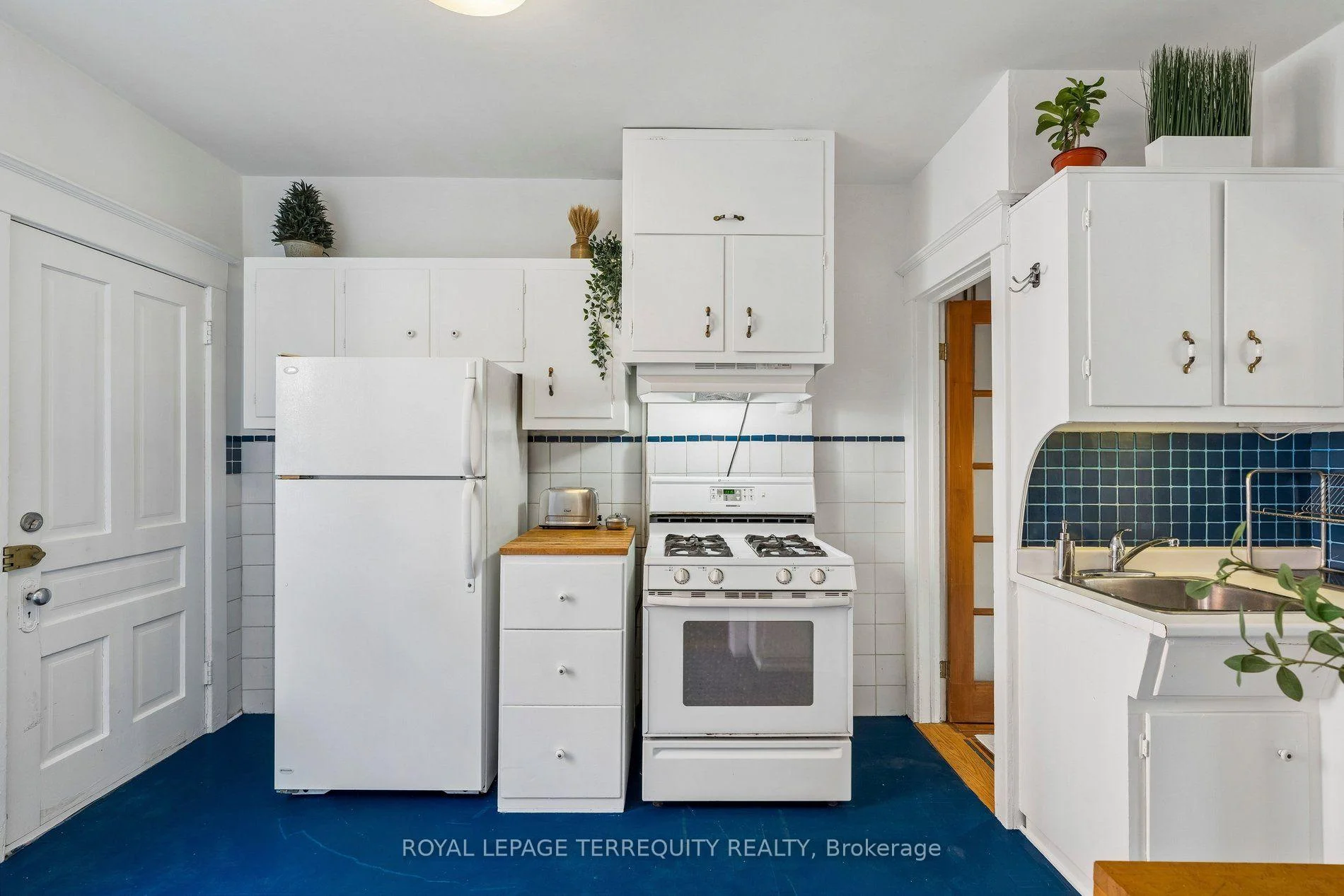 Photo 21 of 2 Wright Avenue, Toronto, Roncesvalles — HOMEH