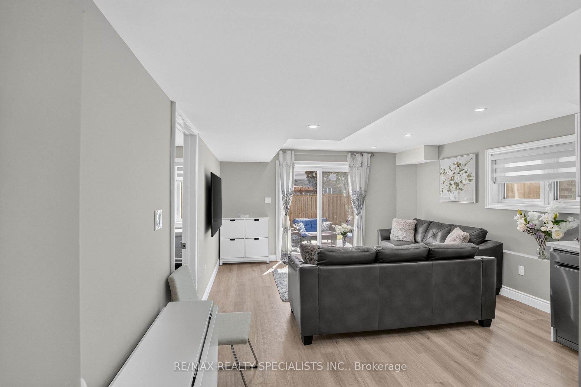 Photo 71 of 284 Chokecherry Crescent, Waterloo, Beechwood/University — HOMEH
