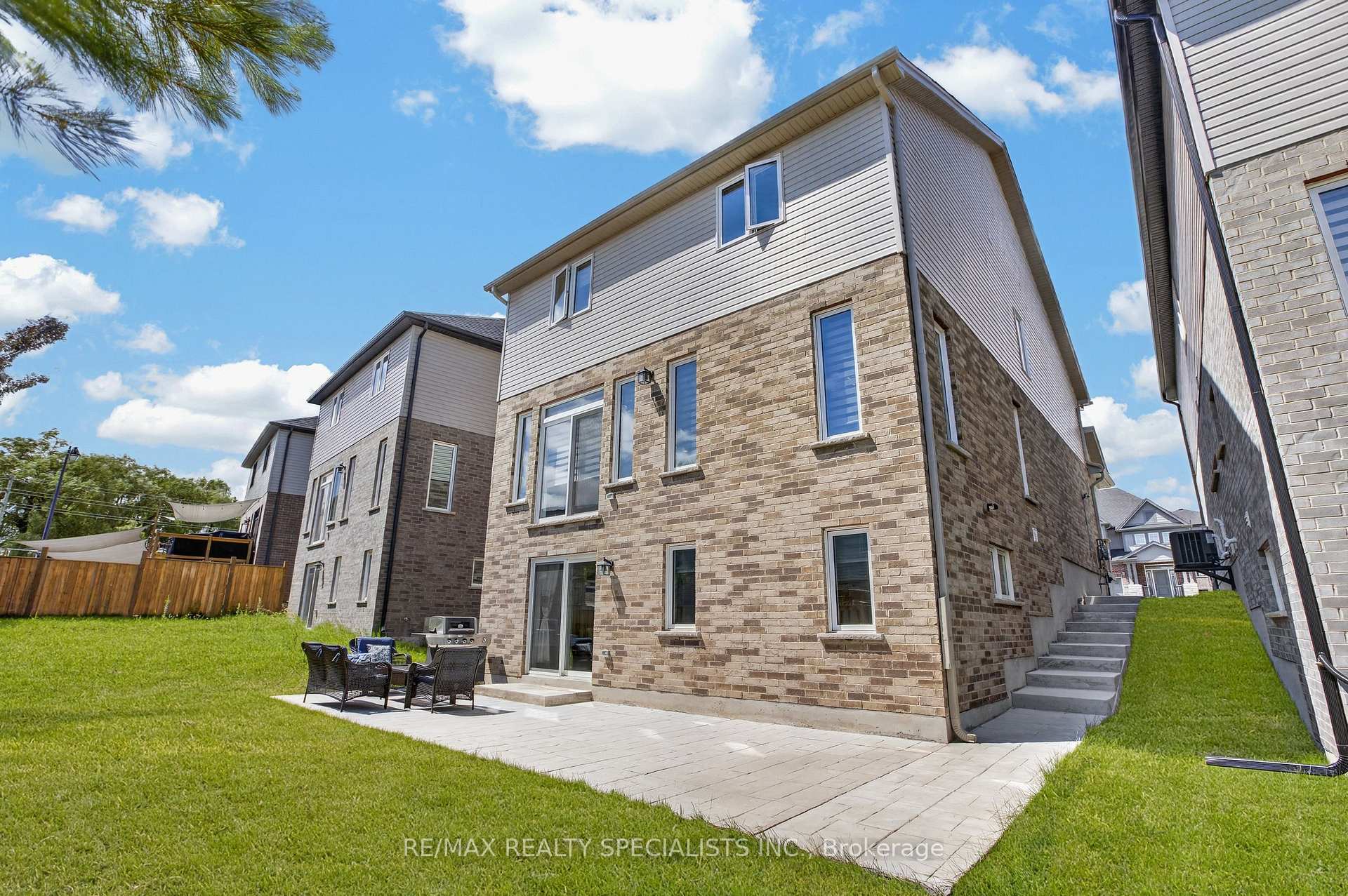 Photo 91 of 284 Chokecherry Crescent, Waterloo, Beechwood/University — HOMEH