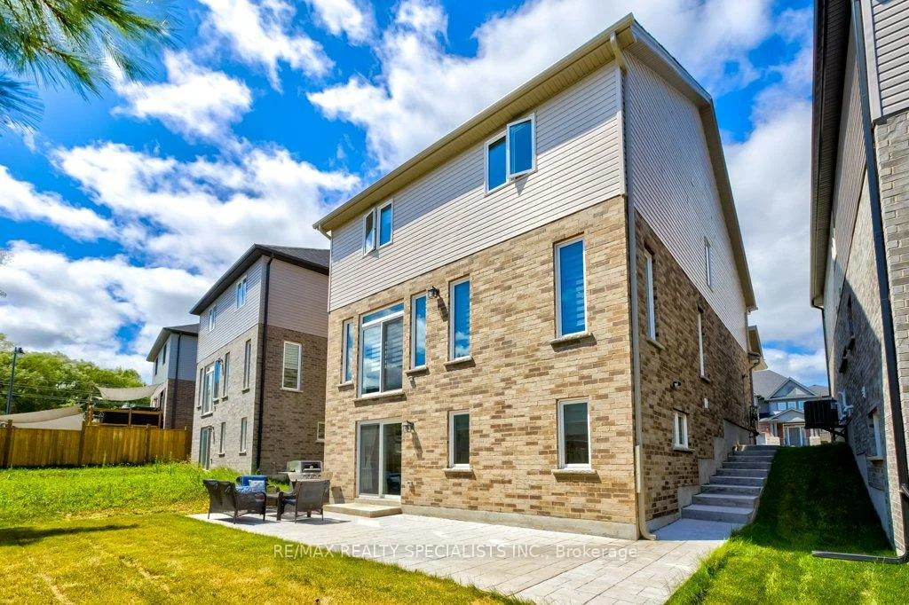 Photo 90 of 284 Chokecherry Crescent, Waterloo, Beechwood/University — HOMEH