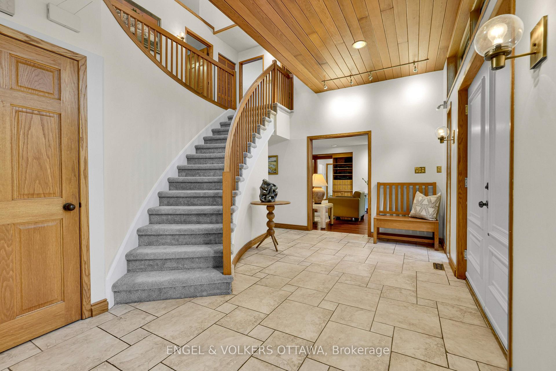 Photo 4 of 7 Mid Pines Grove, Ottawa, Cedar Hill/Orchard Estates — HOMEH